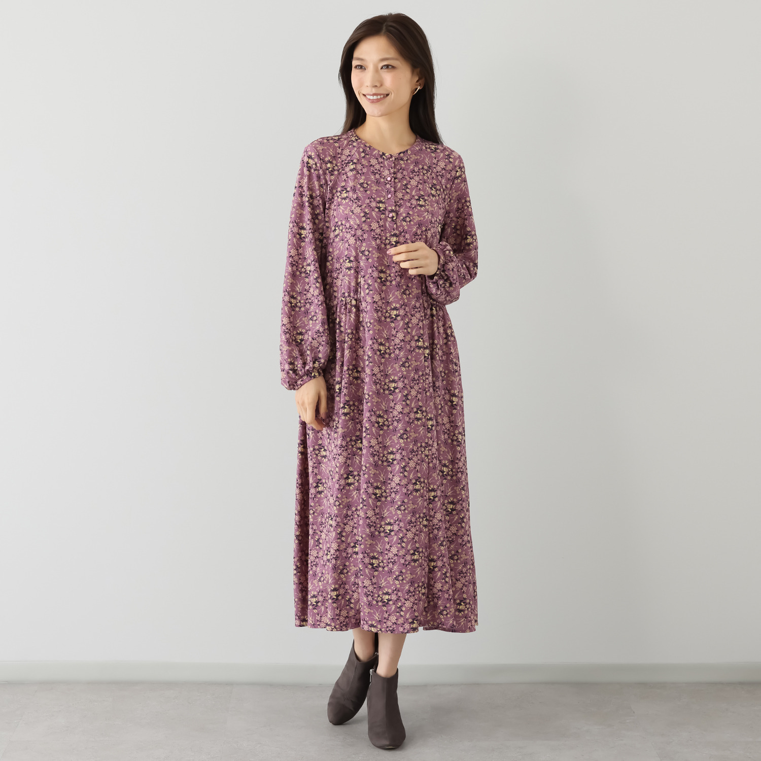 ルクオーレ カットジョーゼット ３６０度ストレッチ ドレープワンピース