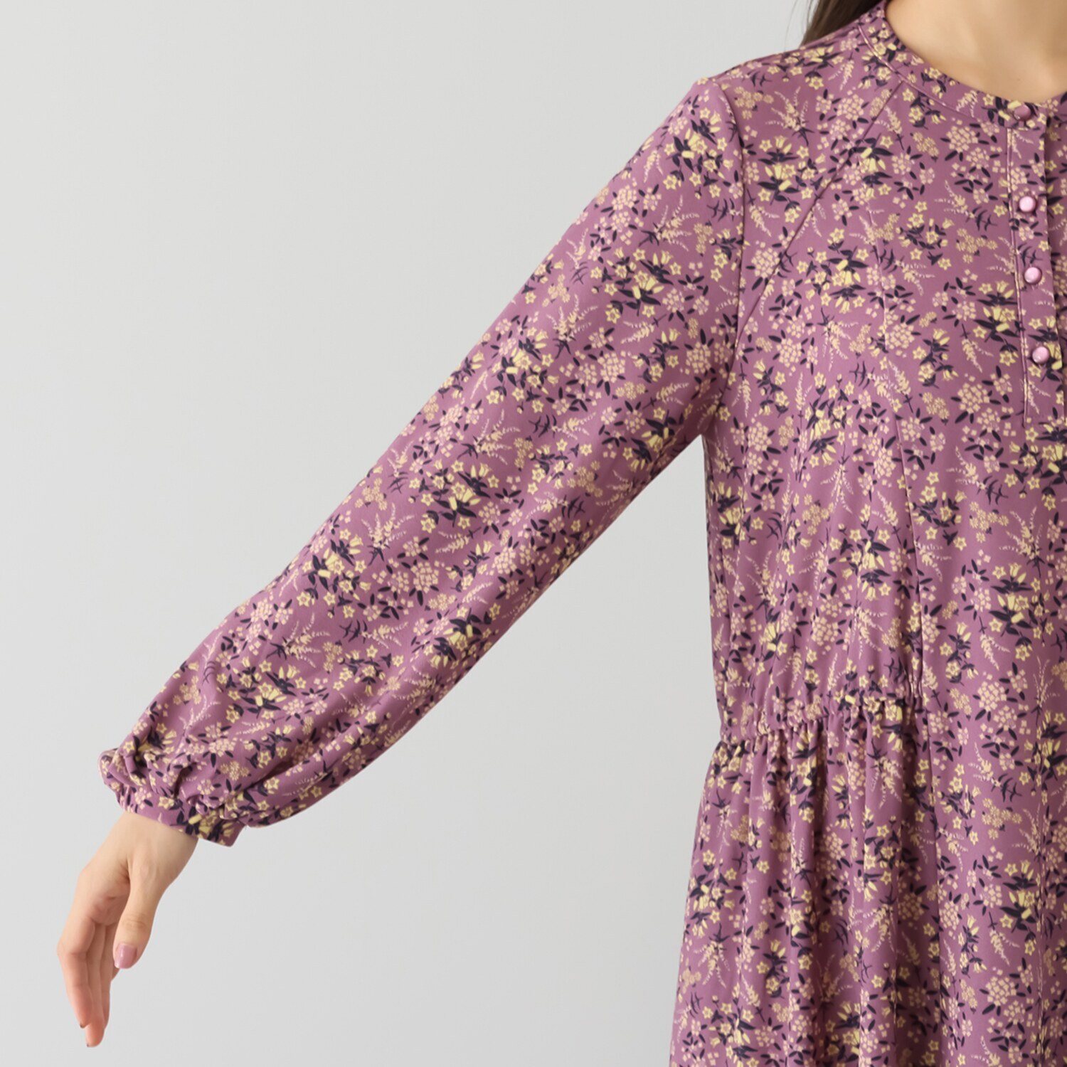 ルクオーレ カットジョーゼット ３６０度ストレッチ ドレープワンピース