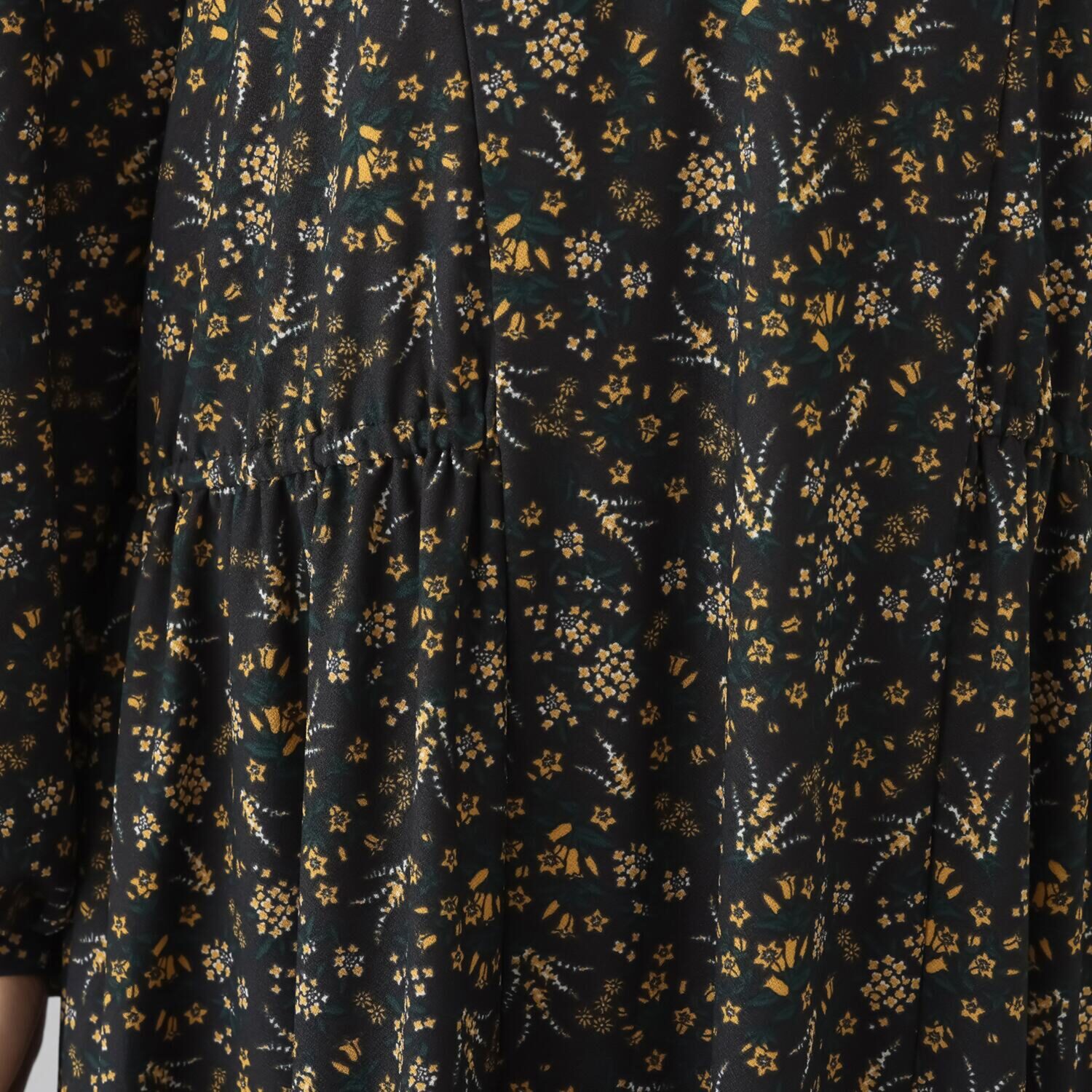 ルクオーレ カットジョーゼット ３６０度ストレッチ ドレープワンピース