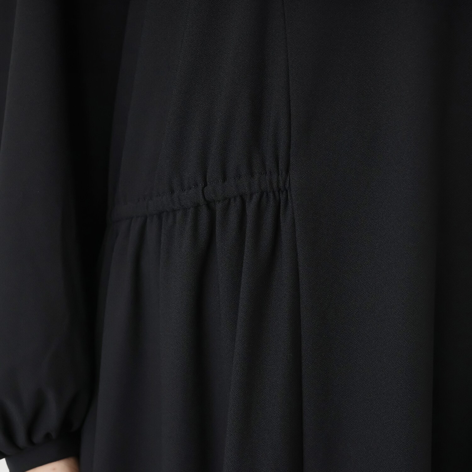 ルクオーレ カットジョーゼット ３６０度ストレッチ ドレープワンピース