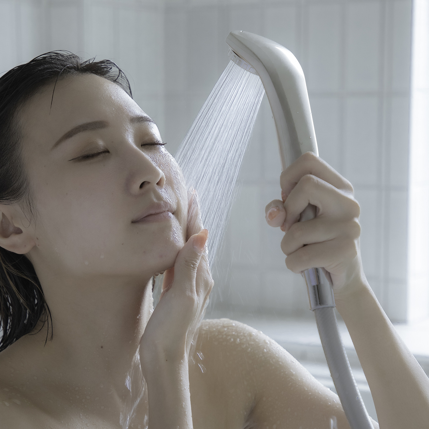 汚れが落ちやすい 泡の大きさ 節水効果にこだわった 独自開発技術の微細な泡 マイクロバブルシャワー ピュアブルＩＩ