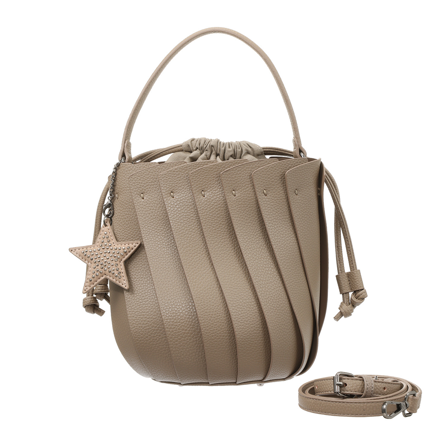 グッシオイタリー こだわりのレザータッチ ２ウェイプリーツ 巾着バッグ ＜星型チャーム付＞