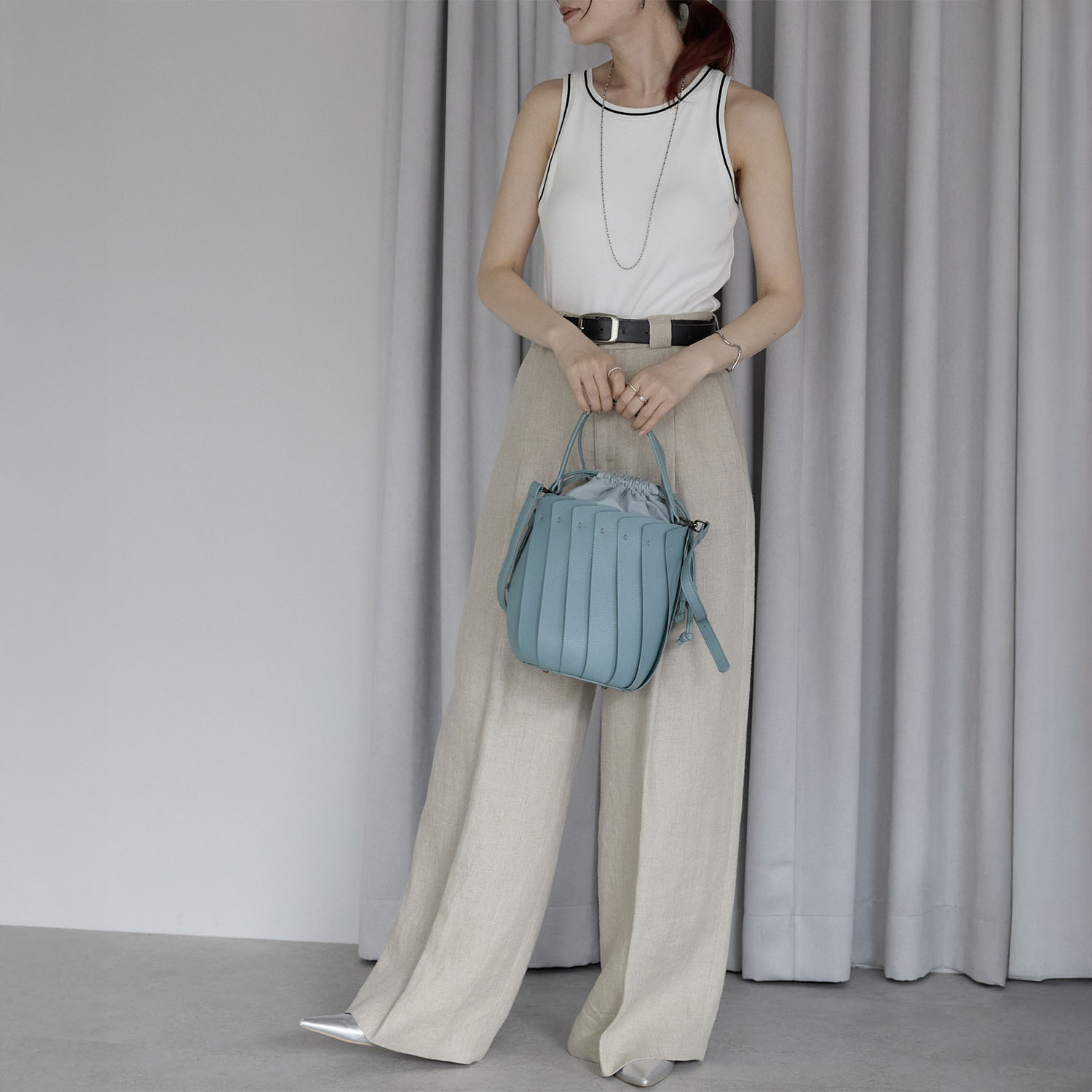 グッシオイタリー こだわりのレザータッチ ２ウェイプリーツ 巾着バッグ ＜星型チャーム付＞