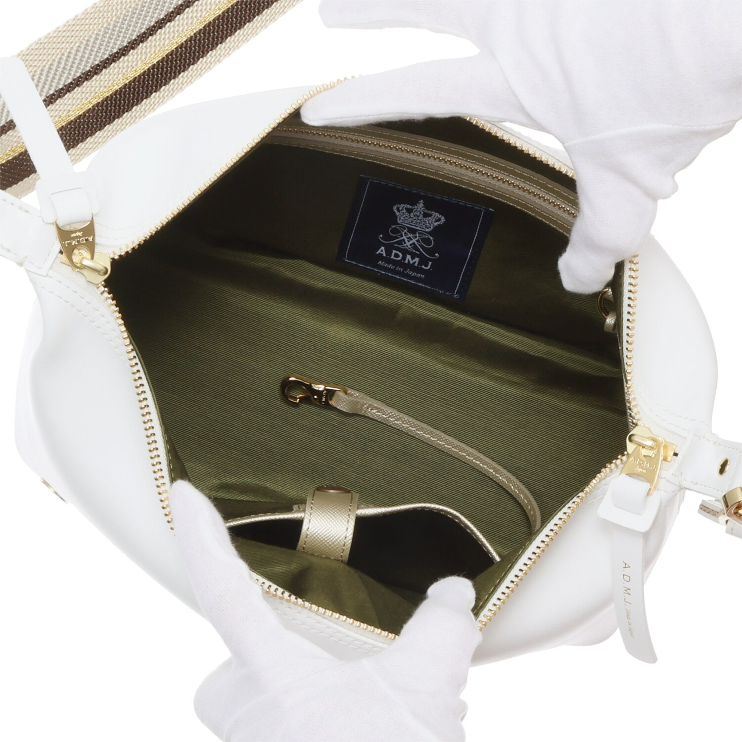 エーディーエムジェイ はっ水 イタリアンレザー クロスボディバッグ