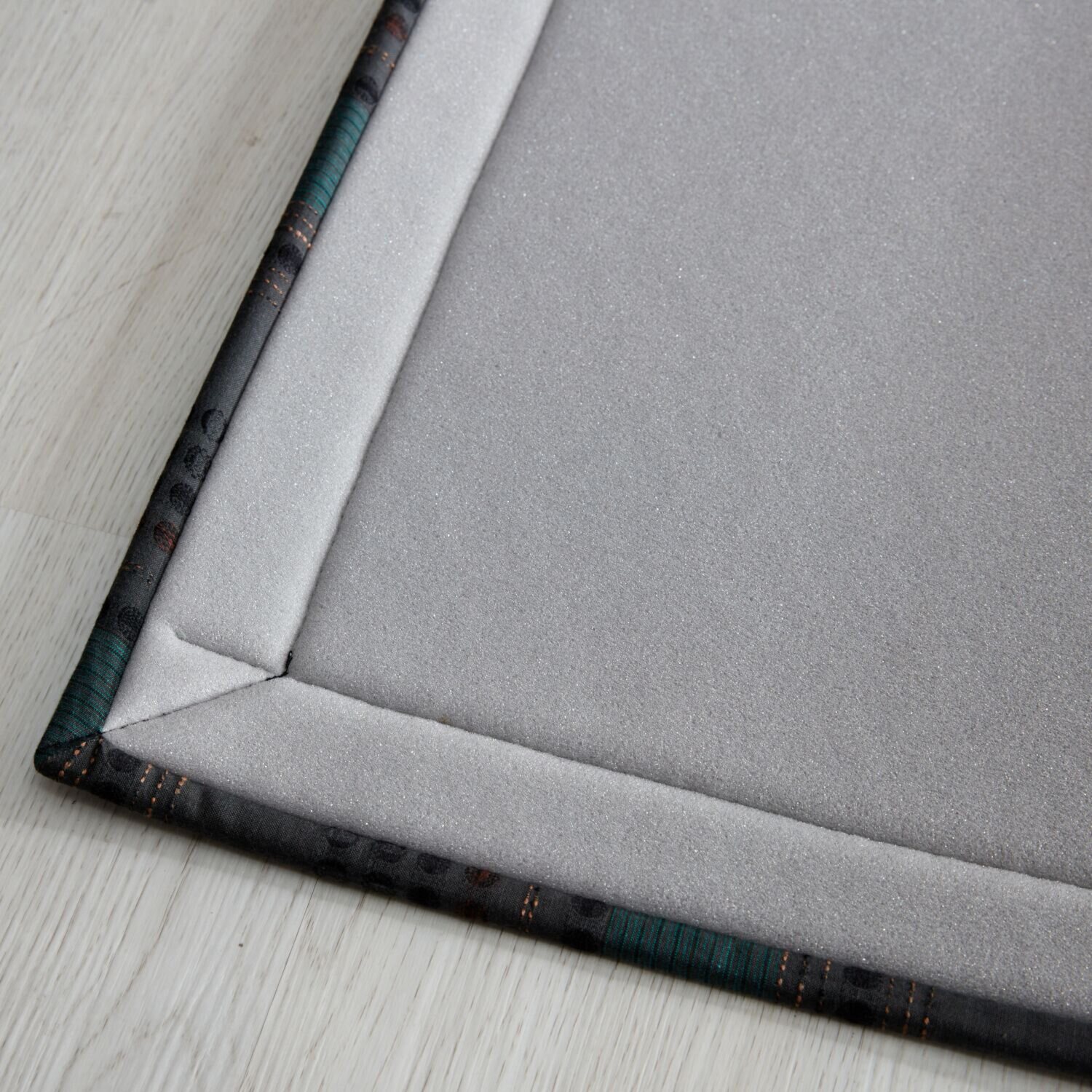 イケヒコ×宮田織物 久留米織ヘリ使用 日本産い草で織った い草ラグ ＜１９１×１９１ｃｍ＞