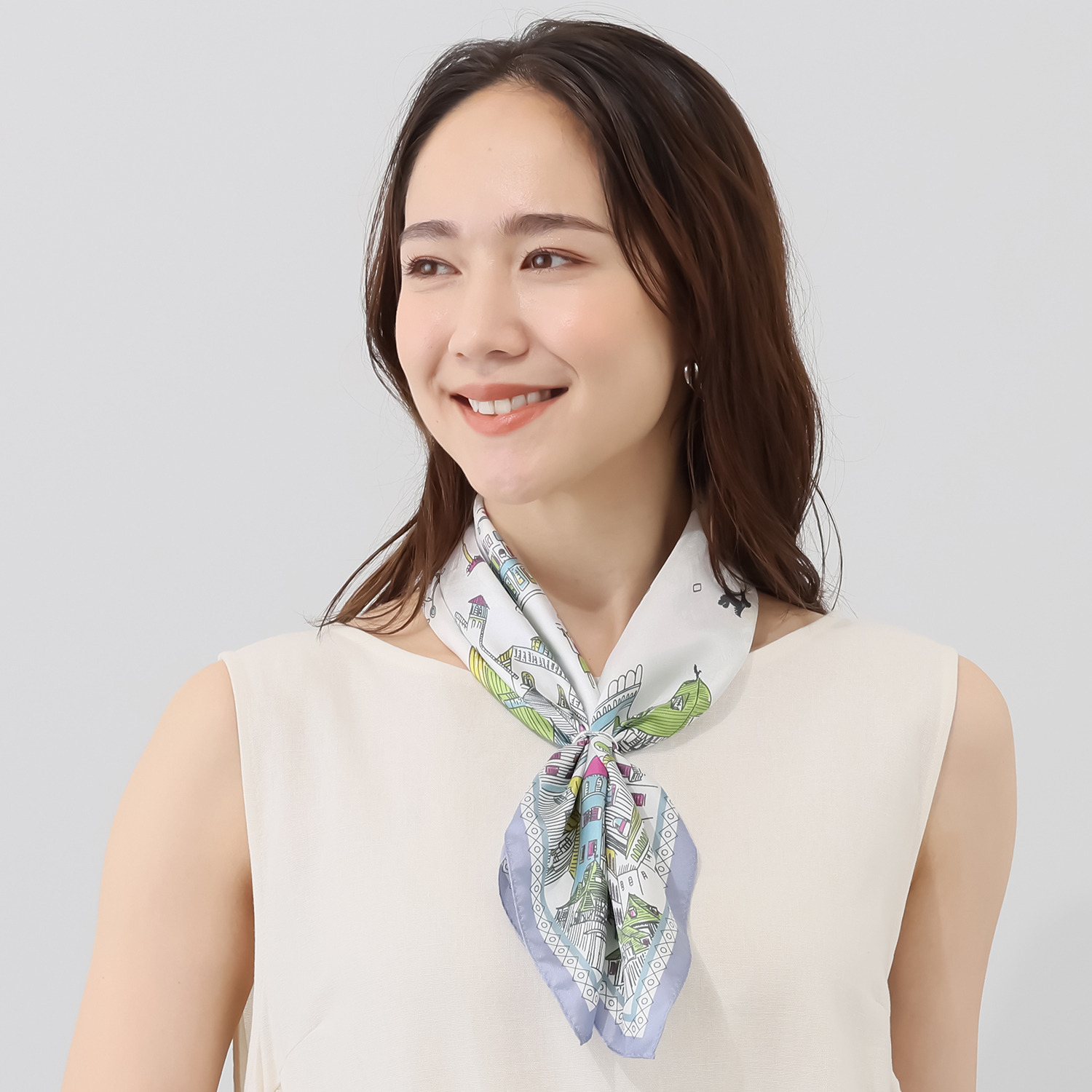 クーコ 日本製 シルク１００％ツイル 横浜アーカイブデザイン スカーフ　“ヴィレッジ”