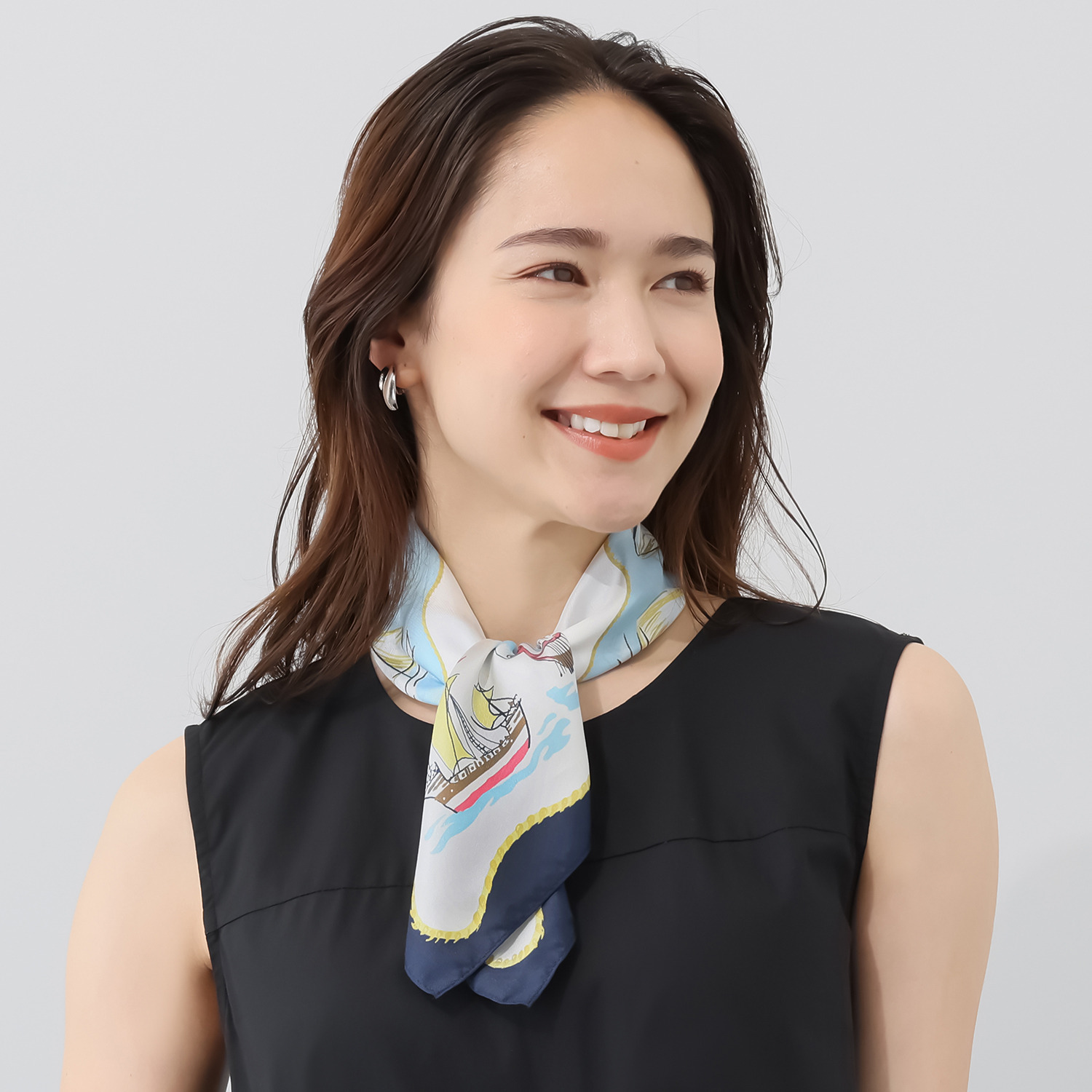 クーコ 日本製 シルク１００％ツイル 横浜アーカイブデザイン スカーフ　“帆船”