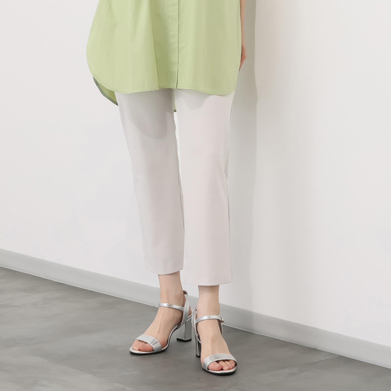 ピーツー 風抜ける 接触冷感・吸水速乾 美脚ストレートパンツ ＜股下６４ｃｍ＞