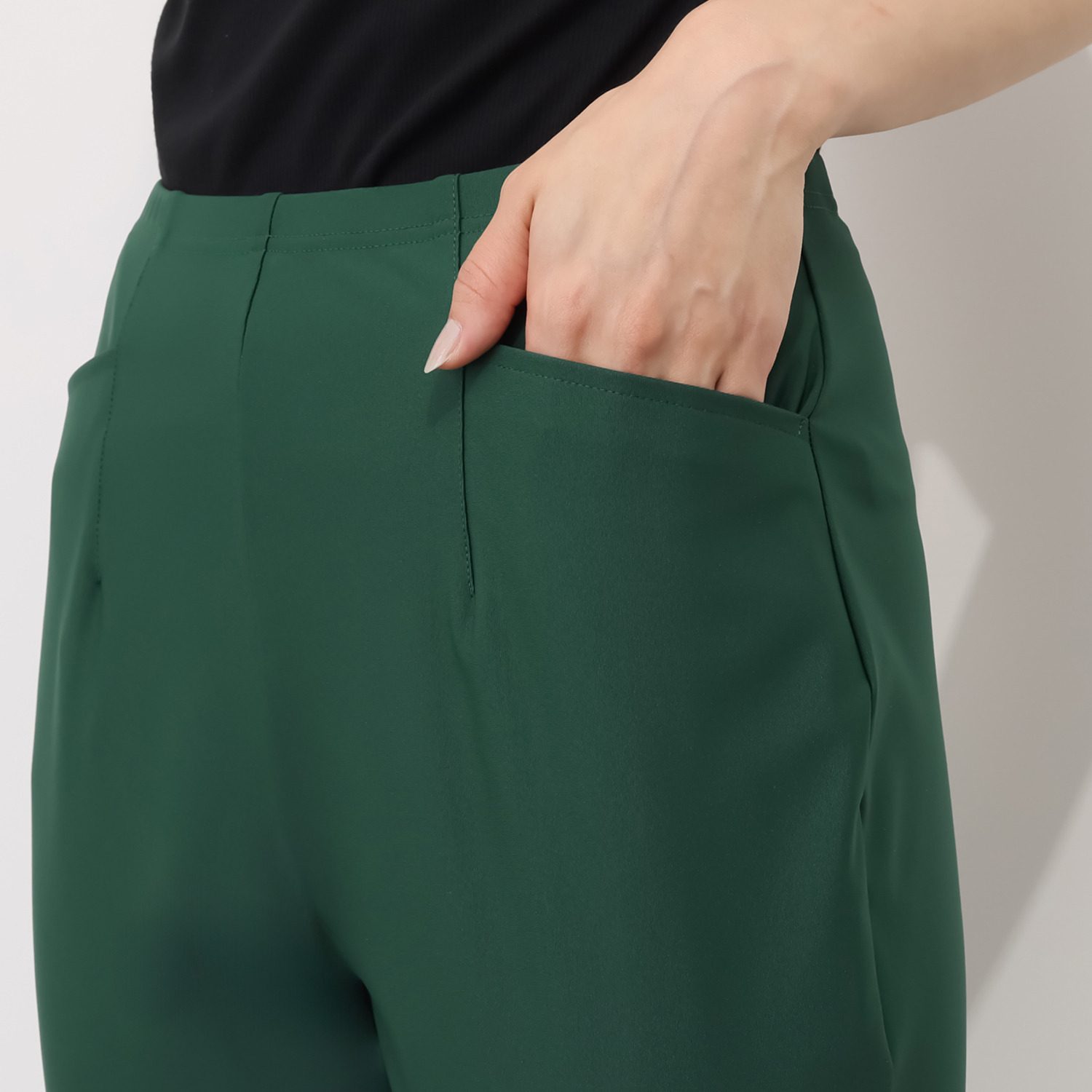 ピーツー 風抜ける 接触冷感・吸水速乾 美脚ストレートパンツ ＜股下６４ｃｍ＞