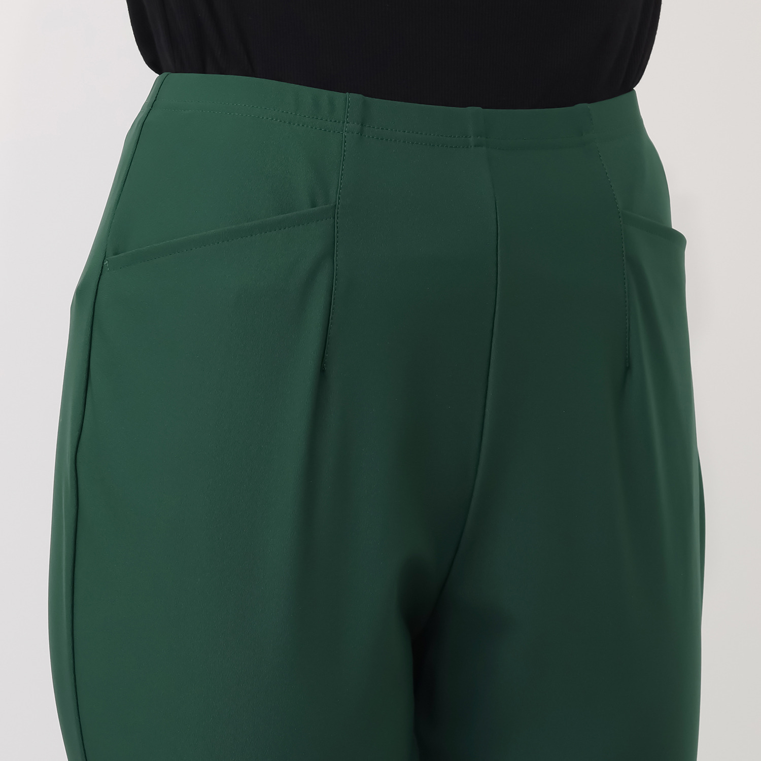 ピーツー 風抜ける 接触冷感・吸水速乾 美脚ストレートパンツ ＜股下６４ｃｍ＞