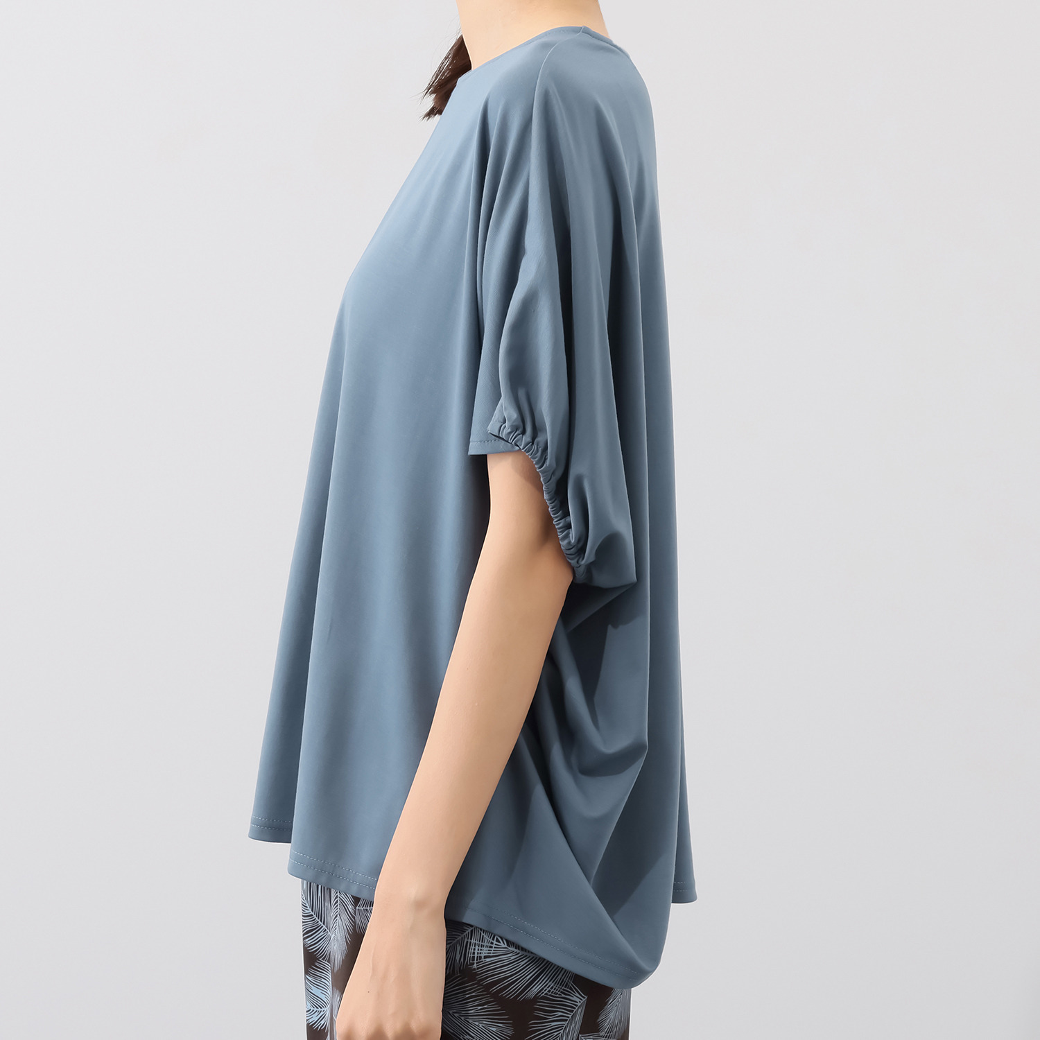 センスローブ ドレープニュアンス ドルマンスリーブ カットソープルオーバー