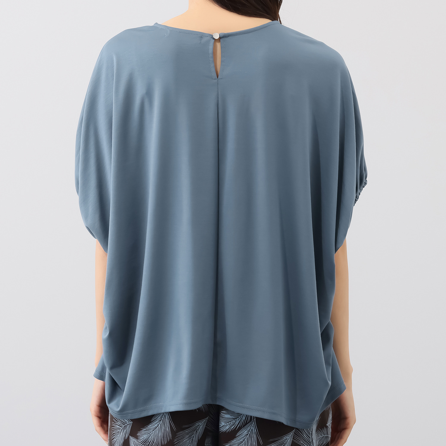 センスローブ ドレープニュアンス ドルマンスリーブ カットソープルオーバー