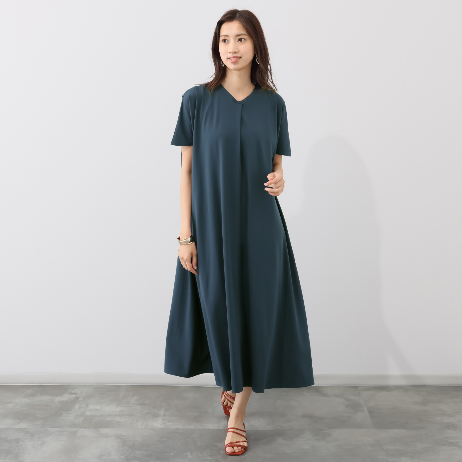 センスローブ ドレープ＆ タックアクセント ワンピース