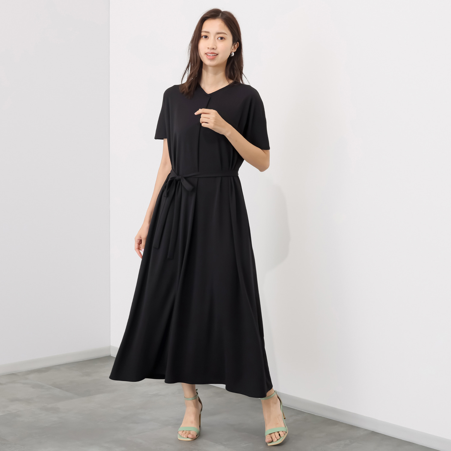 センスローブ ドレープ＆ タックアクセント ワンピース