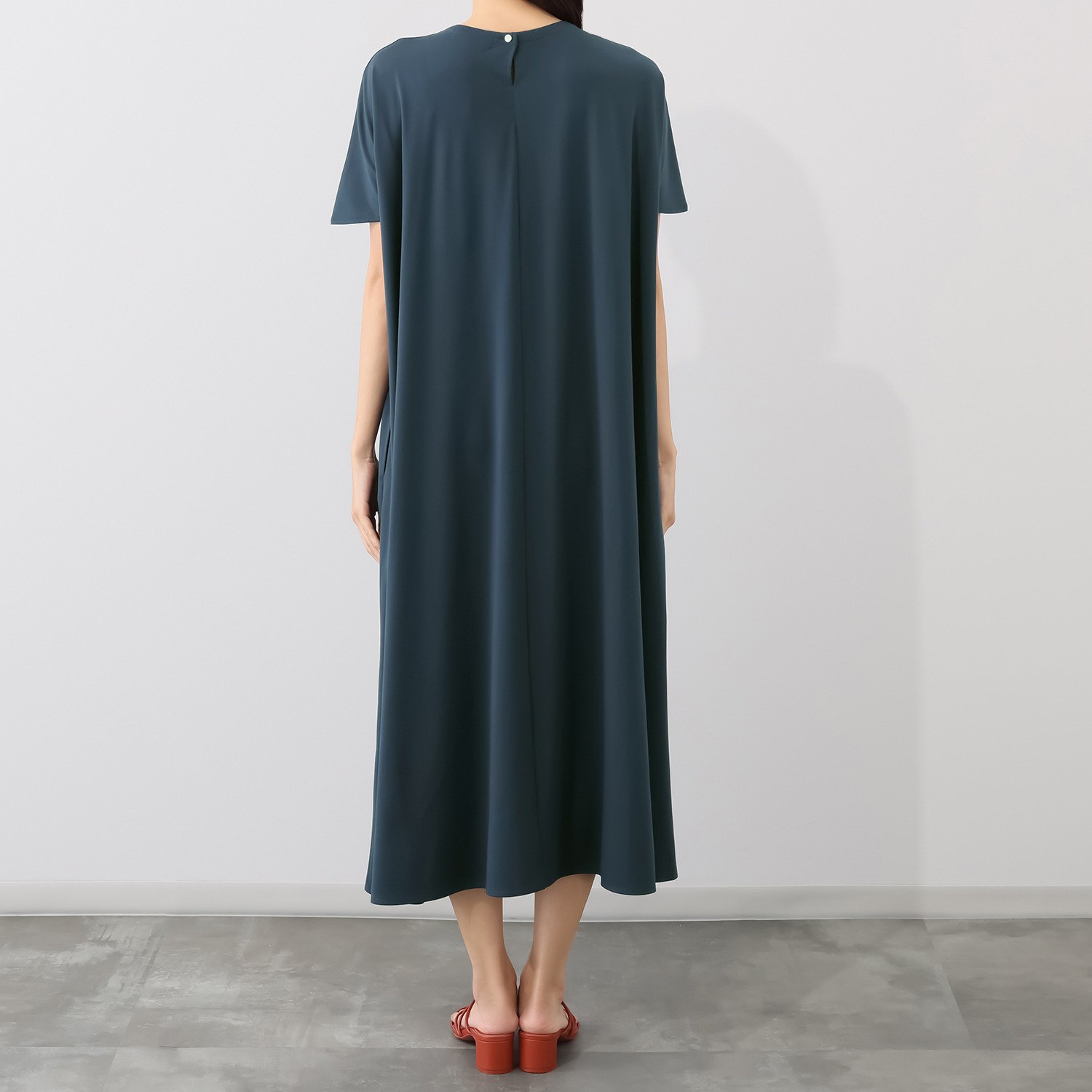 センスローブ ドレープ＆ タックアクセント ワンピース