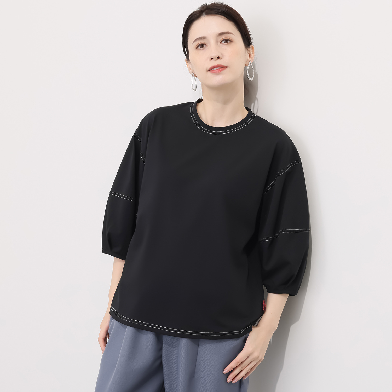 ベルポニー 配色ステッチ入り デザインスリーブ ラウンドネック ジャージープルオーバー