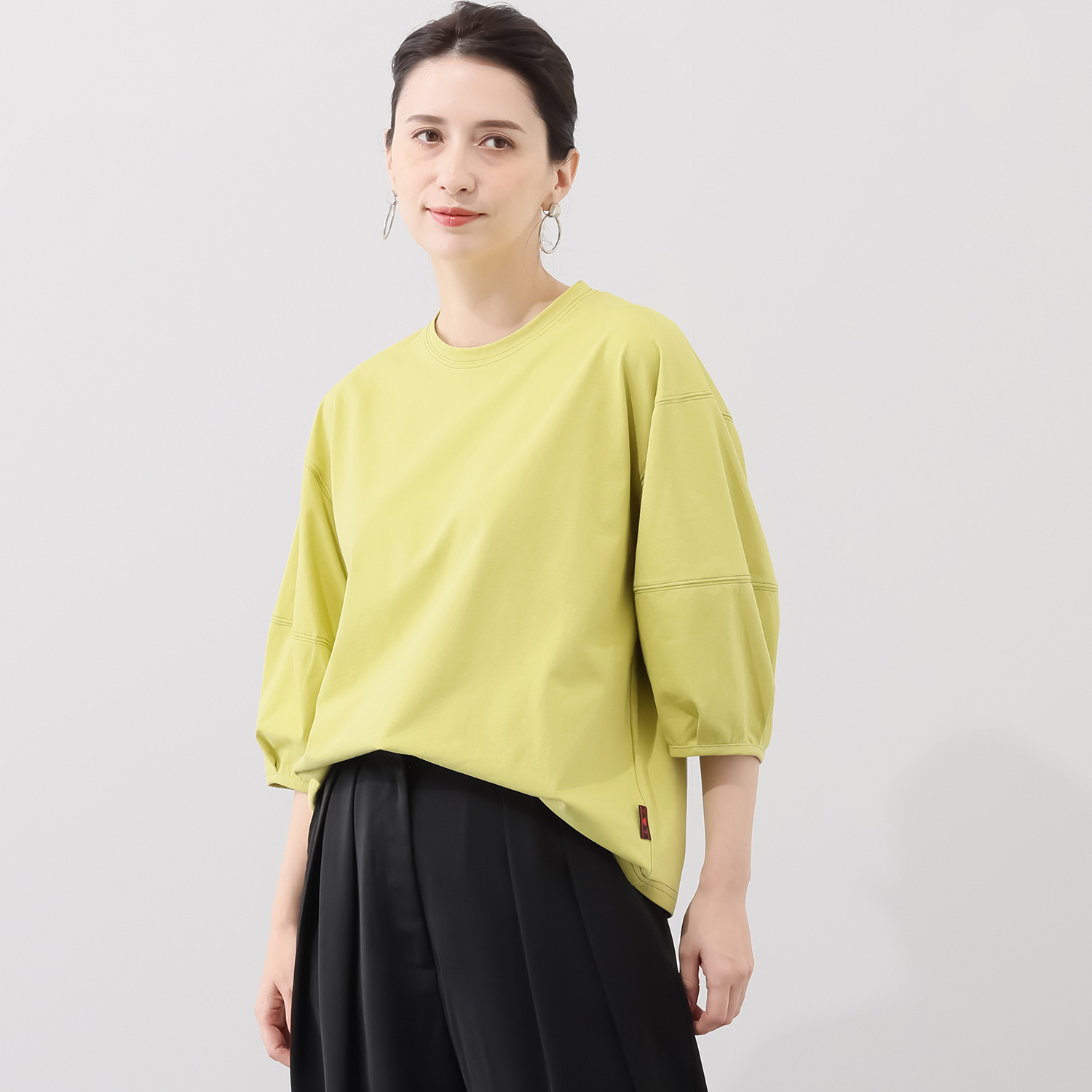 ベルポニー 配色ステッチ入り デザインスリーブ ラウンドネック ジャージープルオーバー