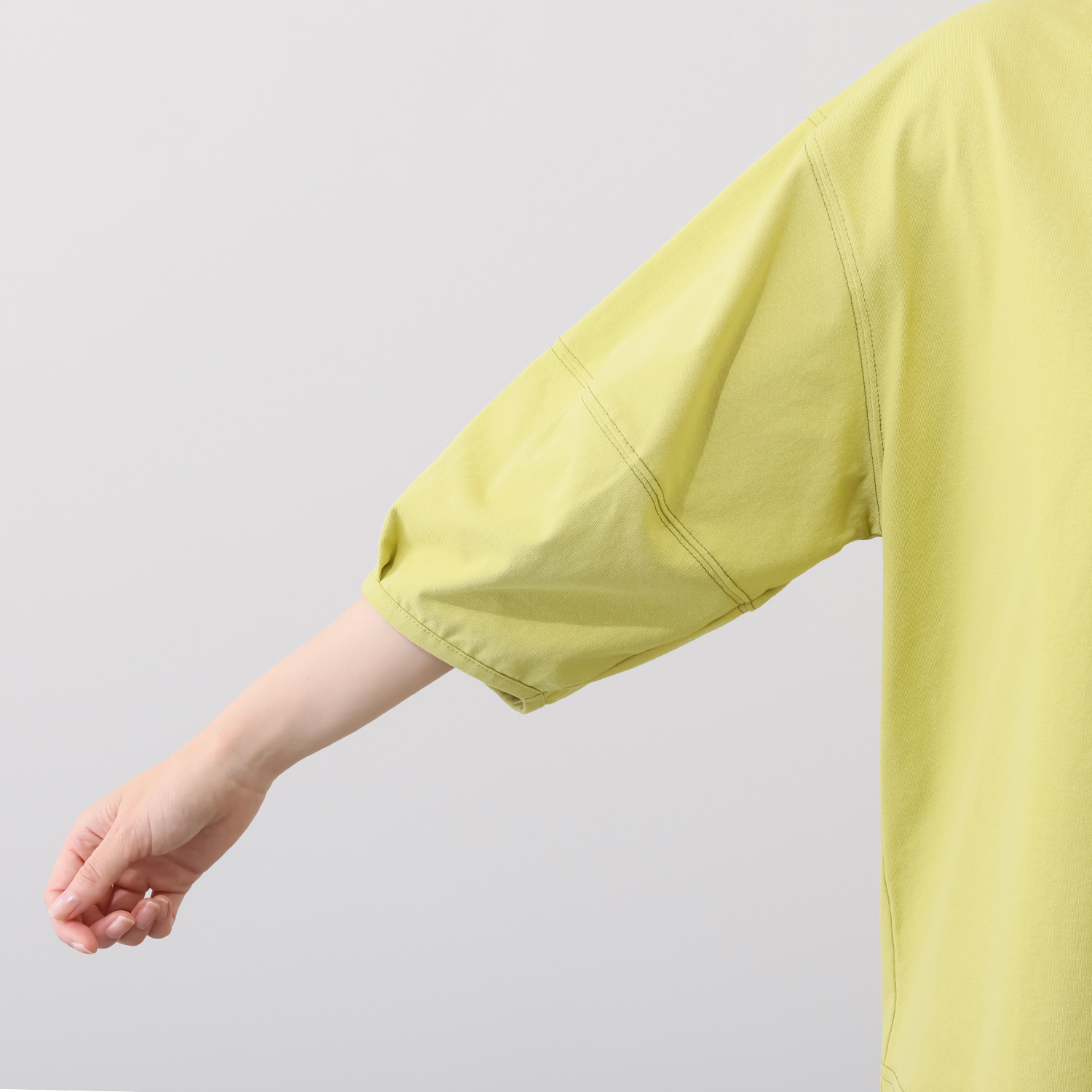 ベルポニー 配色ステッチ入り デザインスリーブ ラウンドネック ジャージープルオーバー