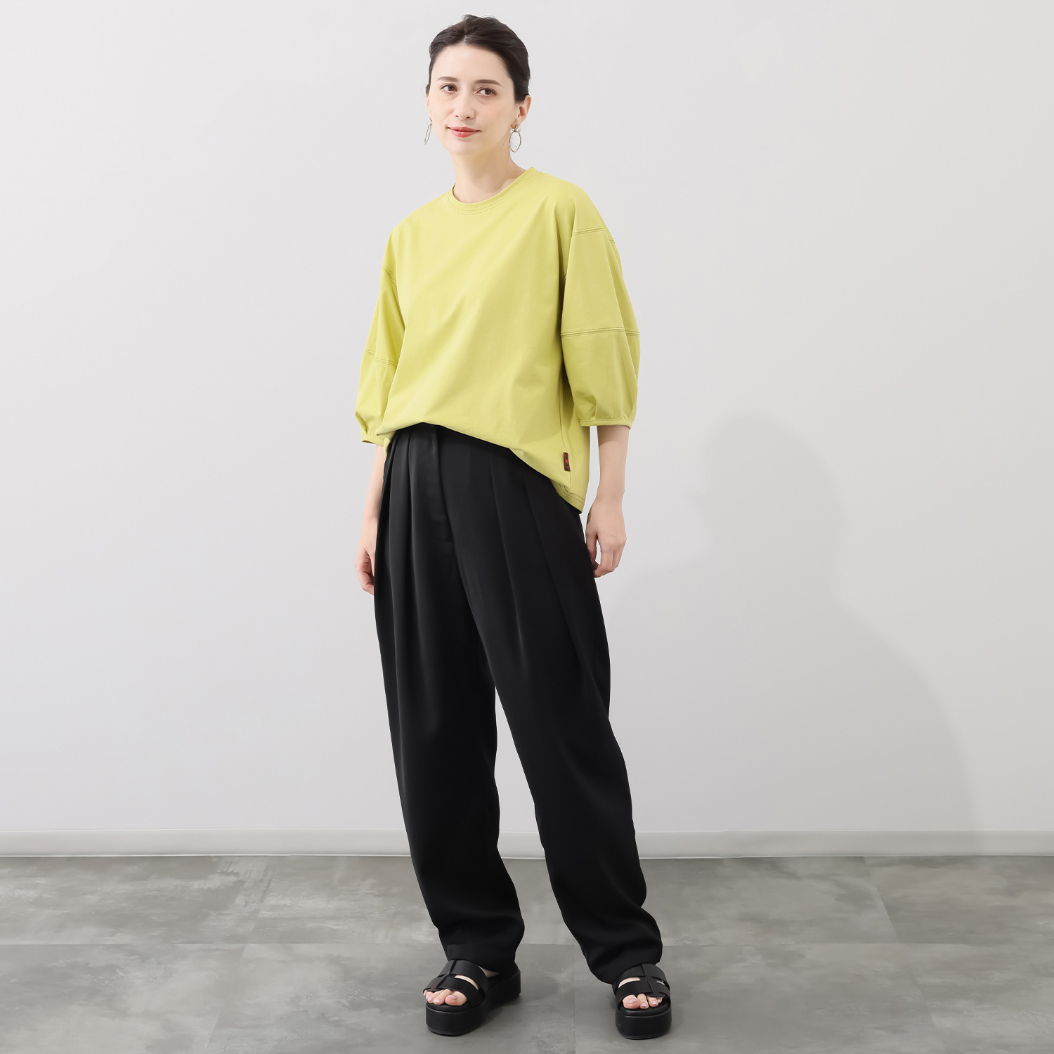 ベルポニー 配色ステッチ入り デザインスリーブ ラウンドネック ジャージープルオーバー