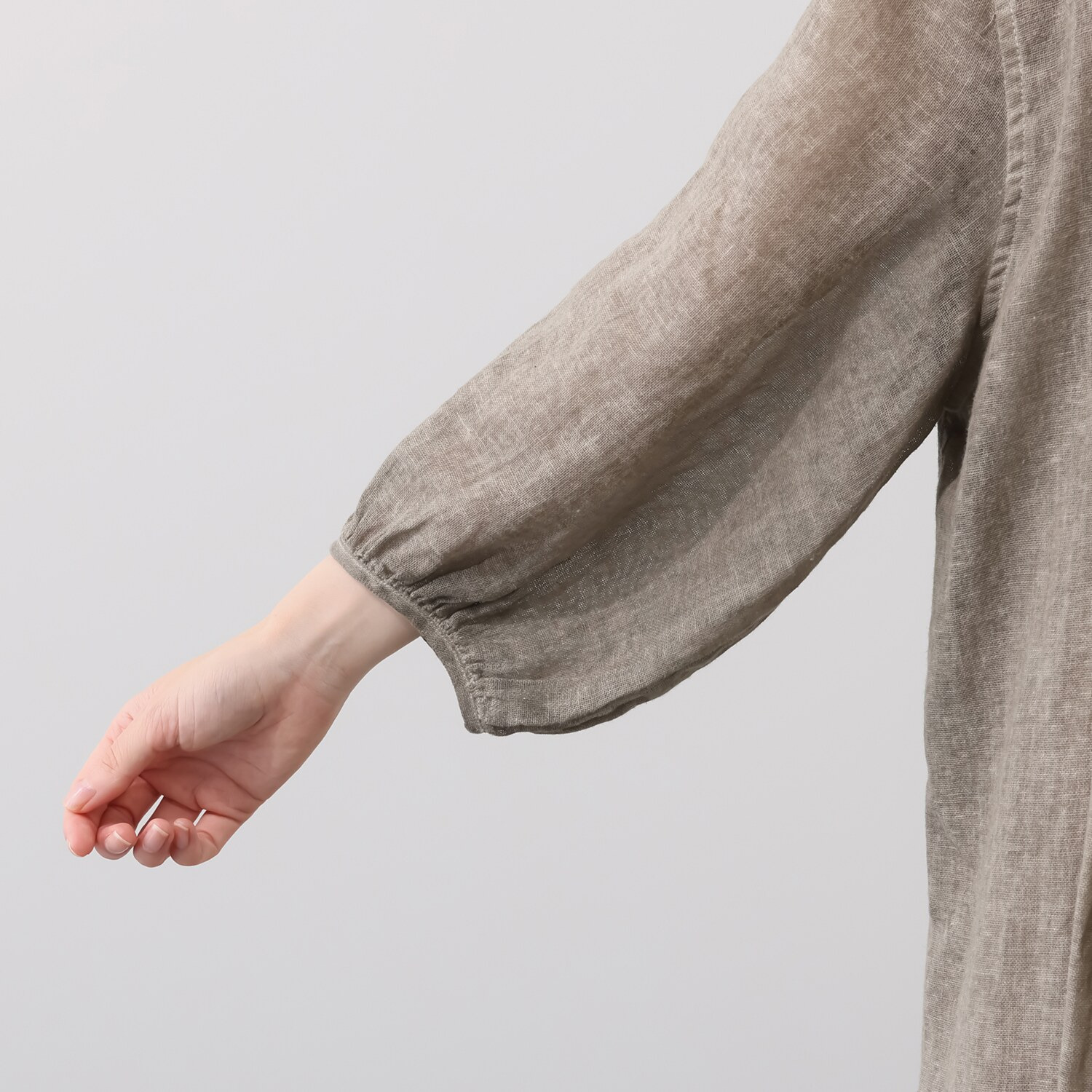 ベルポニー 顔料製品染め タックディテール入り デザインワンピース