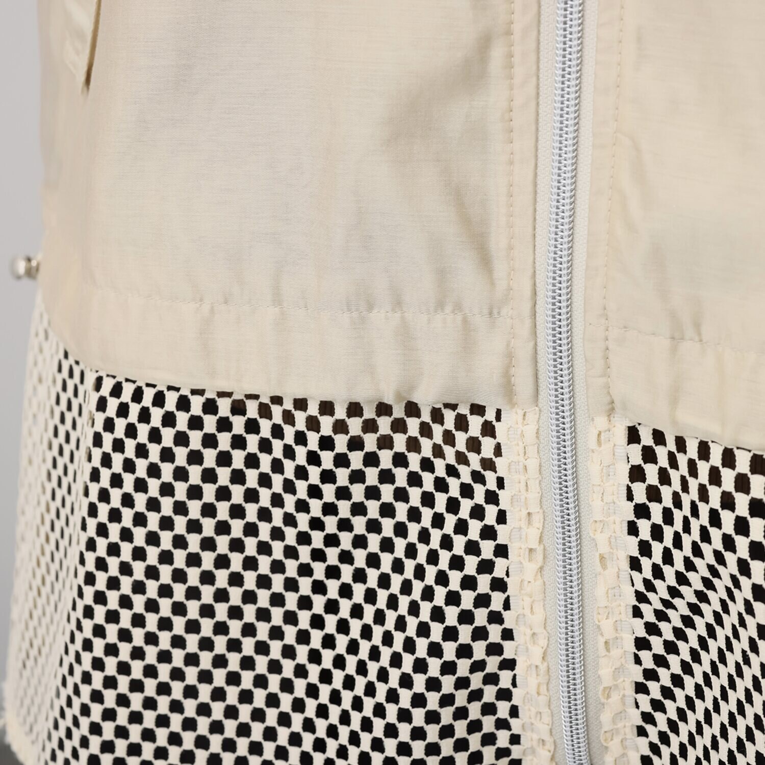 イクシーズ メッシュ使い ドッキングジャケット