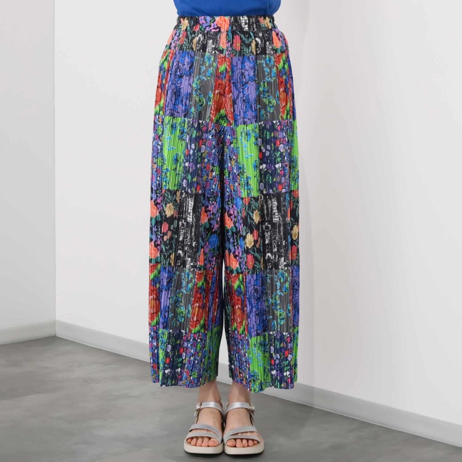 スカラー 花ネコパッチワーク柄 プリーツ加工パンツ