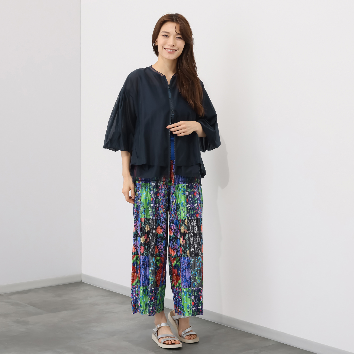 スカラー 花ネコパッチワーク柄 プリーツ加工パンツ