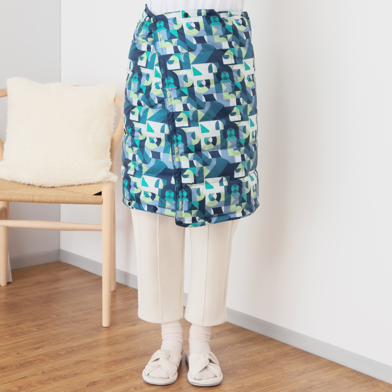 モリリン 軽くてあったか ホワイトダックダウン ひざ掛けにもなる 羽毛ラップスカート