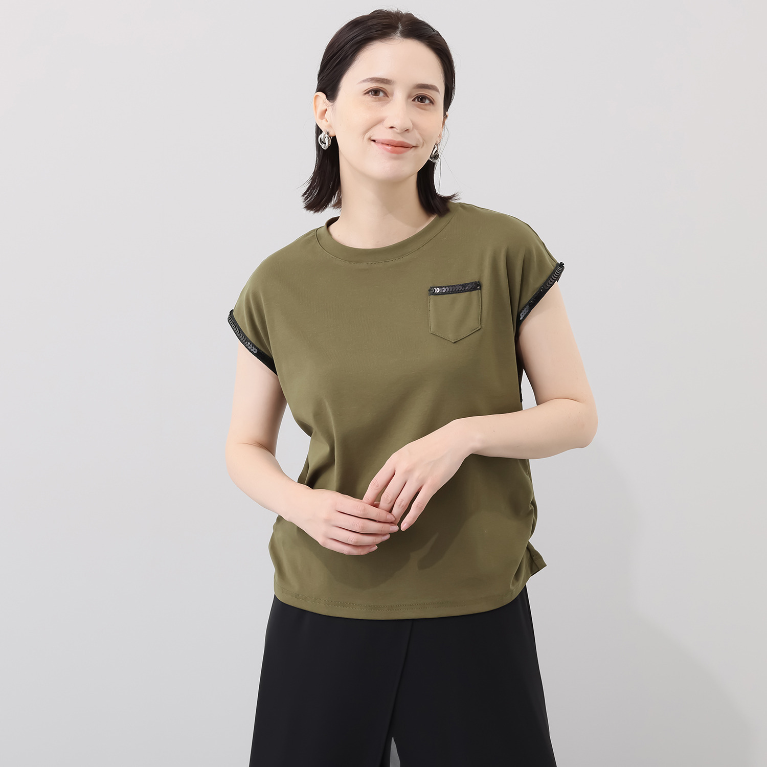 ブルーコレクション 夏の楽々きれい！！ スパンコールアクセント カットソープルオーバー