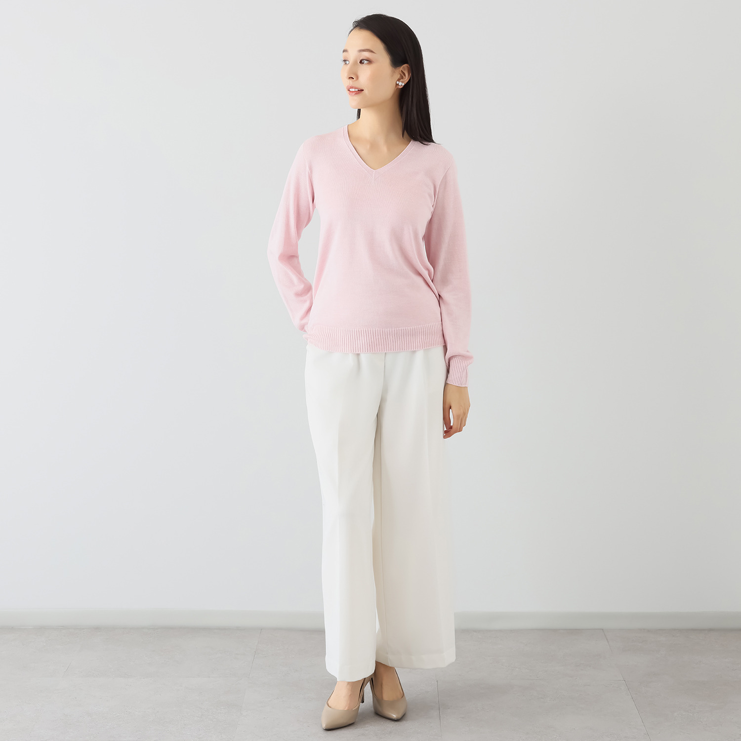 ハセガワ カシミヤより細い スパンシルク１００％ 無縫製Ｖネックセーター