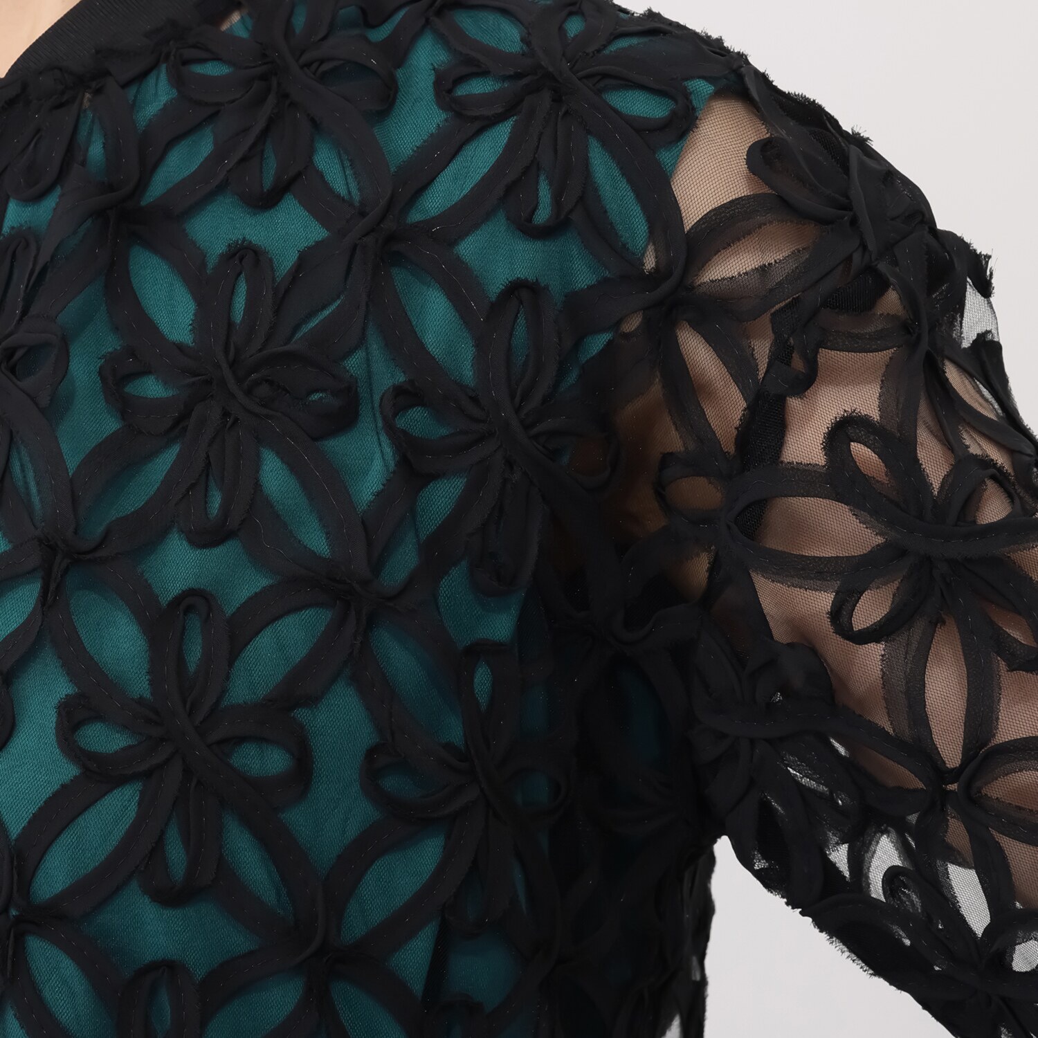 ラ　ヴァーグ　デトワール シアー感が涼しげ フラワー柄テープヤーン ジップブルゾン