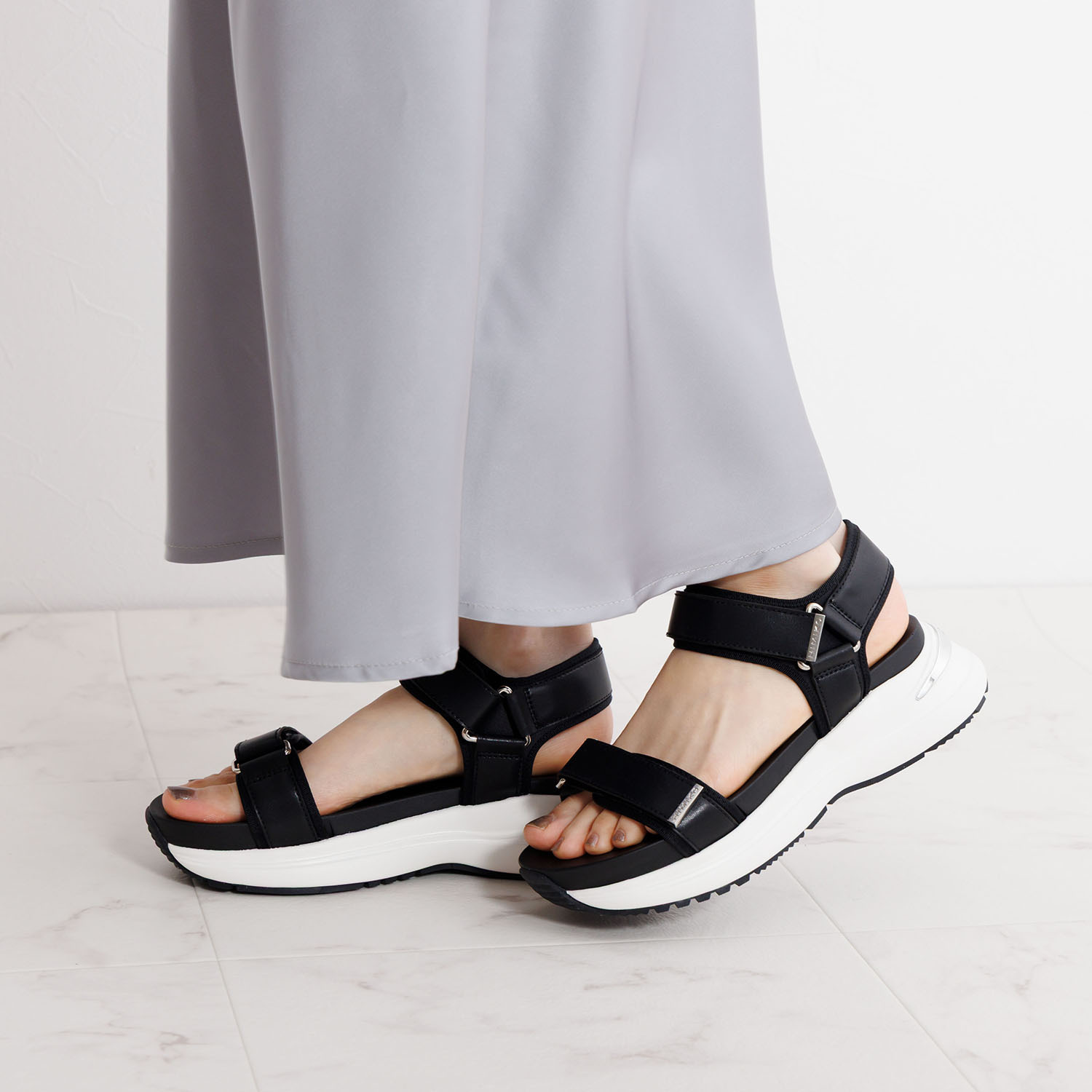 卑弥呼 はっ水　メタルパーツ フレキシブルベルト エレガント スポーツサンダル