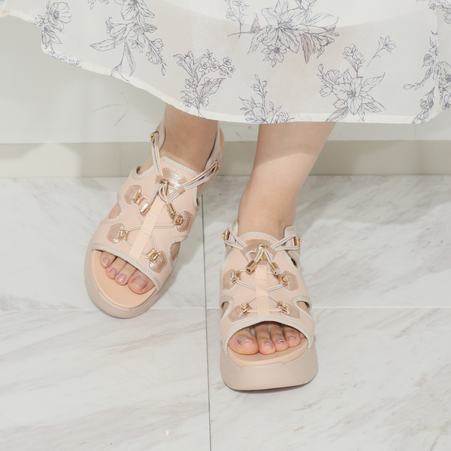 卑弥呼 メタル× ビジュウパーツ カバードスポーツサンダル