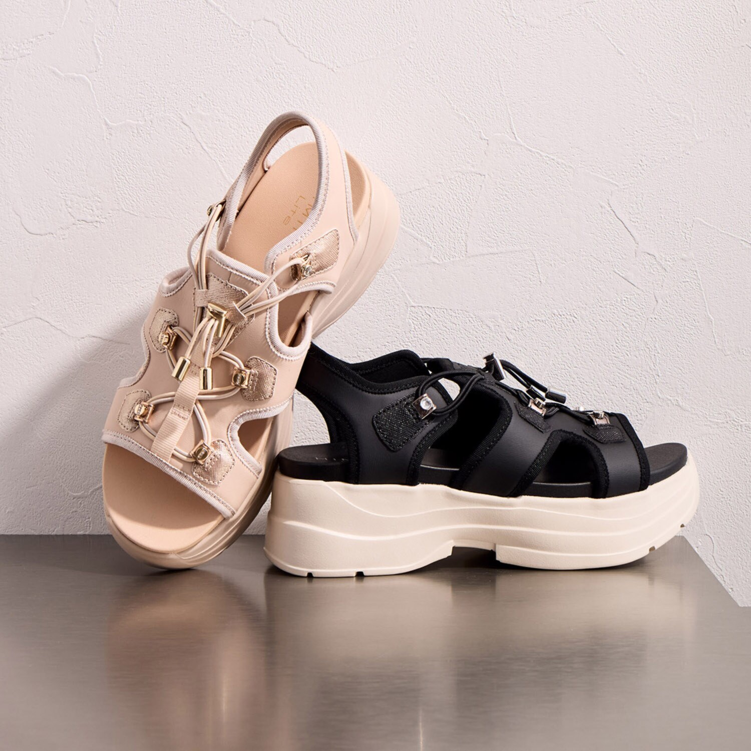 卑弥呼 メタル× ビジュウパーツ カバードスポーツサンダル