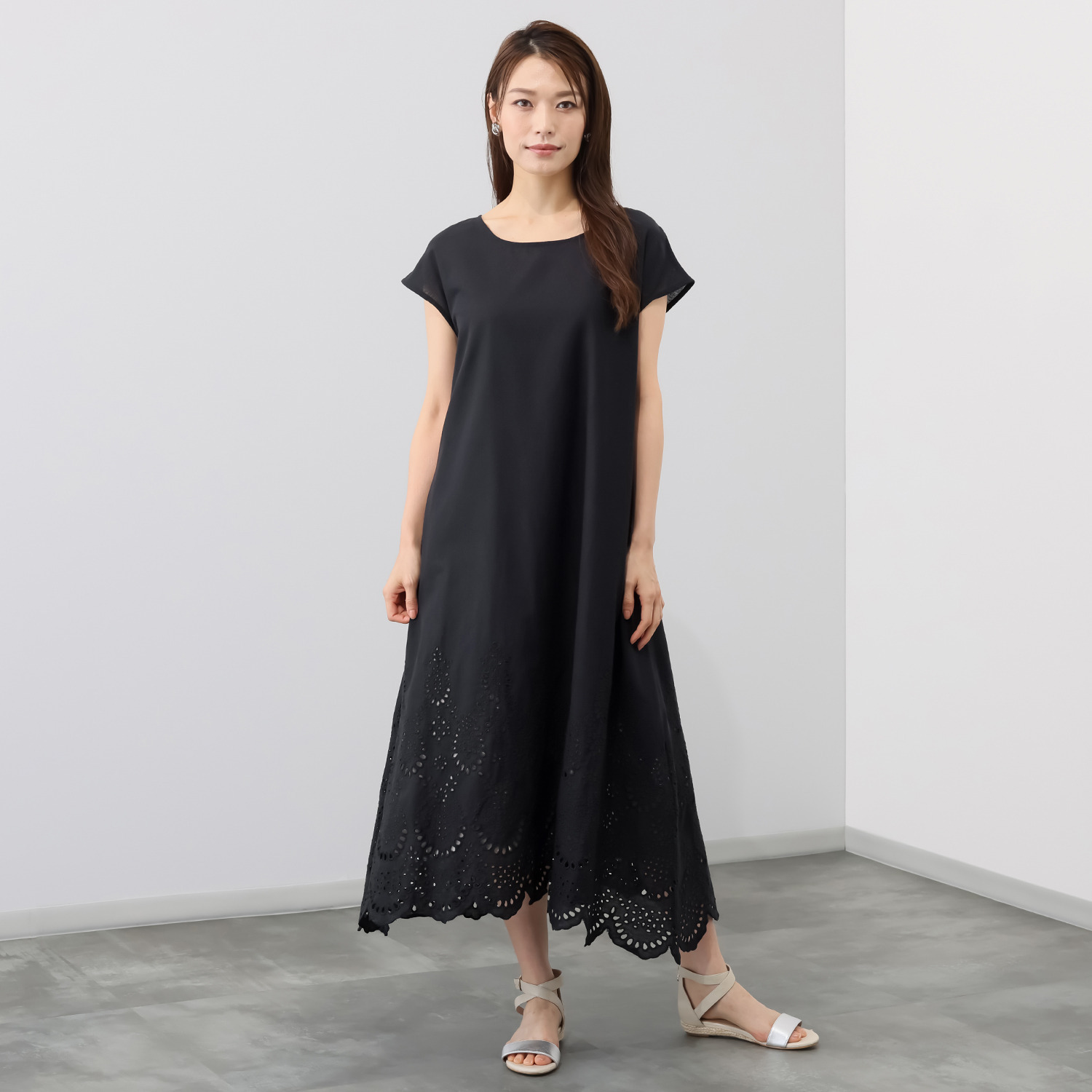 ＢＯＵＮＣＹ　ＢＯＮＤ 気分をあげて華やかに！ さらさらコットンリネン オリジナル刺しゅう インナー付ワンピース