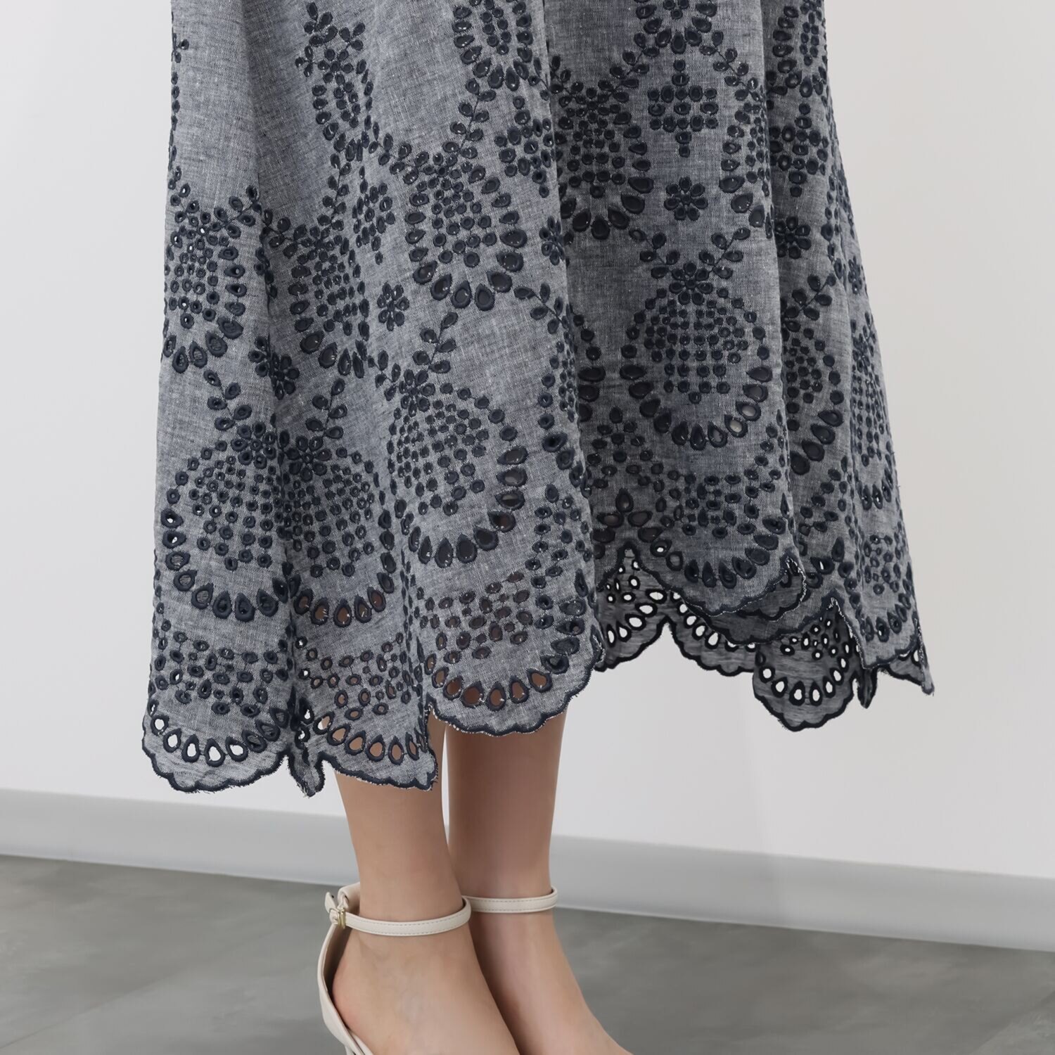 ＢＯＵＮＣＹ　ＢＯＮＤ 気分をあげて華やかに！ さらさらコットンリネン オリジナル刺しゅう インナー付ワンピース