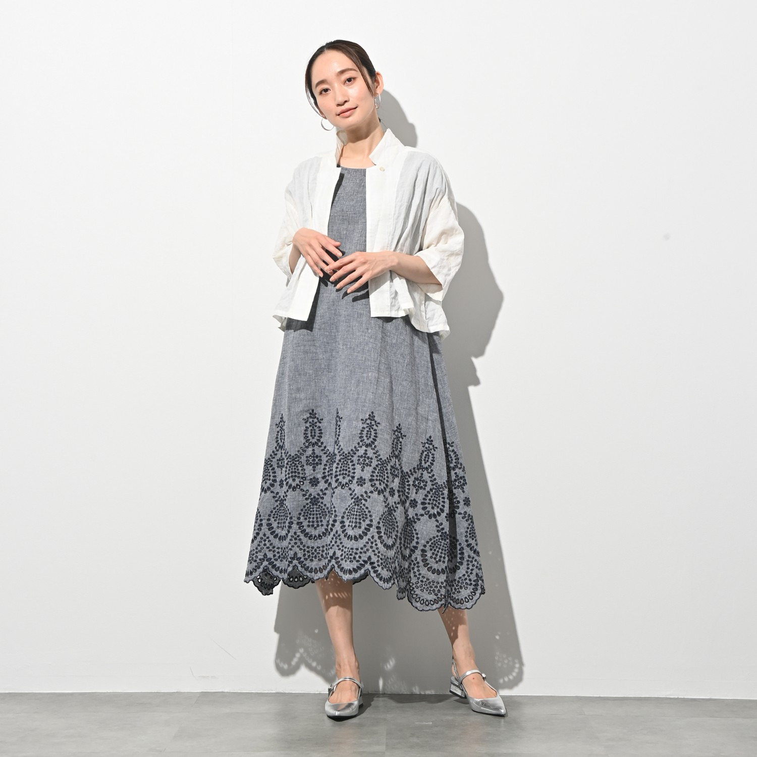 ＢＯＵＮＣＹ　ＢＯＮＤ 気分をあげて華やかに！ さらさらコットンリネン オリジナル刺しゅう インナー付ワンピース