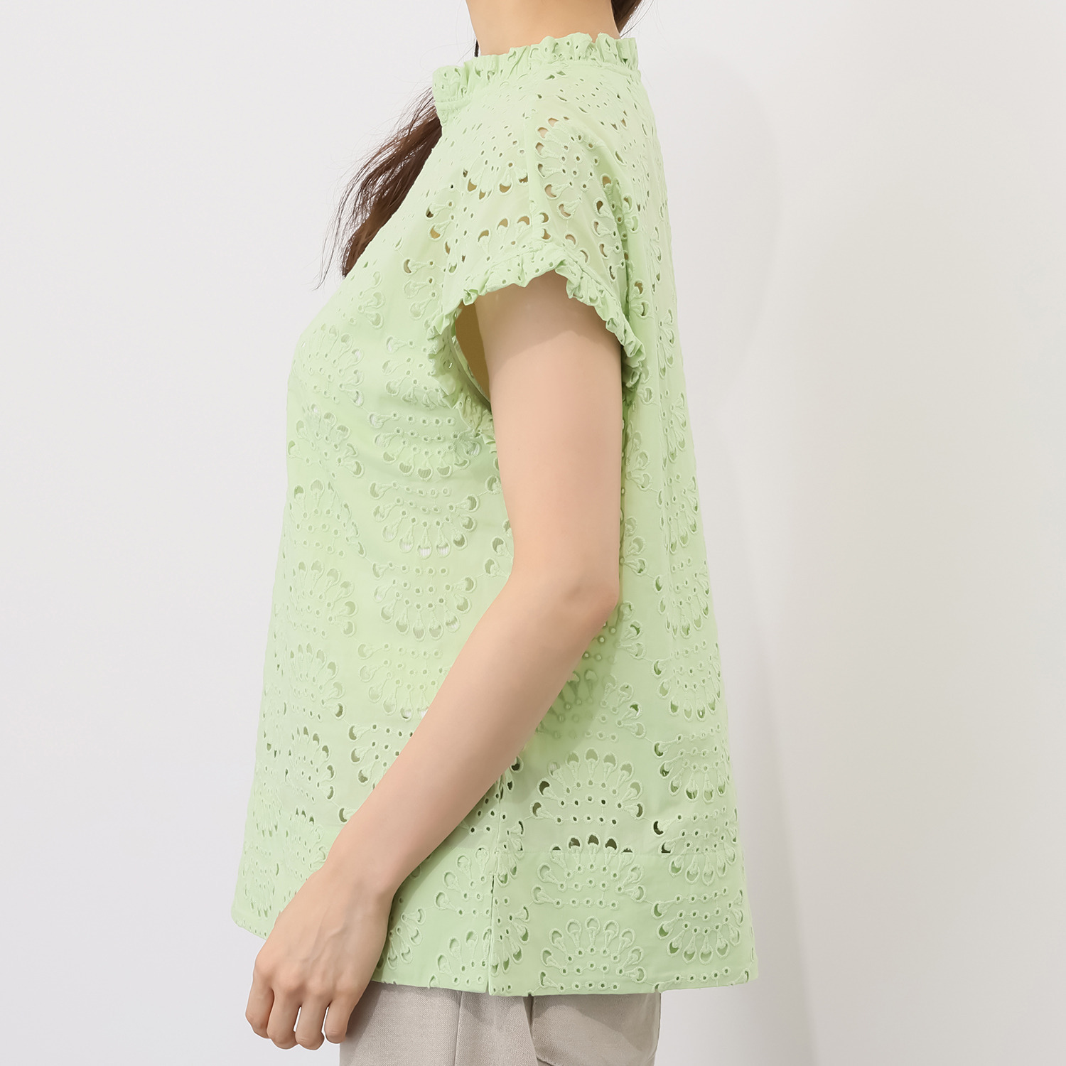 ＢＯＵＮＣＹ　ＢＯＮＤ コットンローン 華やかカットワーク スタンドネック Ｔブラウス