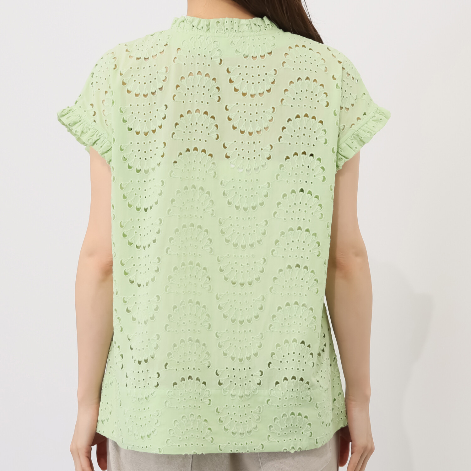 ＢＯＵＮＣＹ　ＢＯＮＤ コットンローン 華やかカットワーク スタンドネック Ｔブラウス