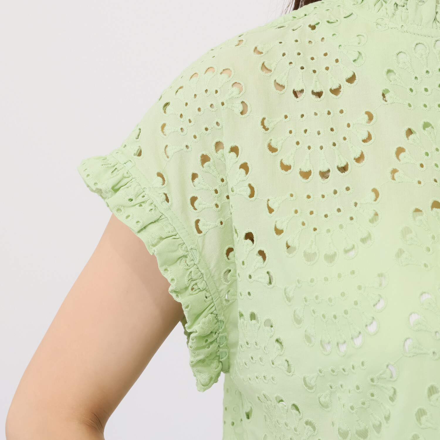 ＢＯＵＮＣＹ　ＢＯＮＤ コットンローン 華やかカットワーク スタンドネック Ｔブラウス