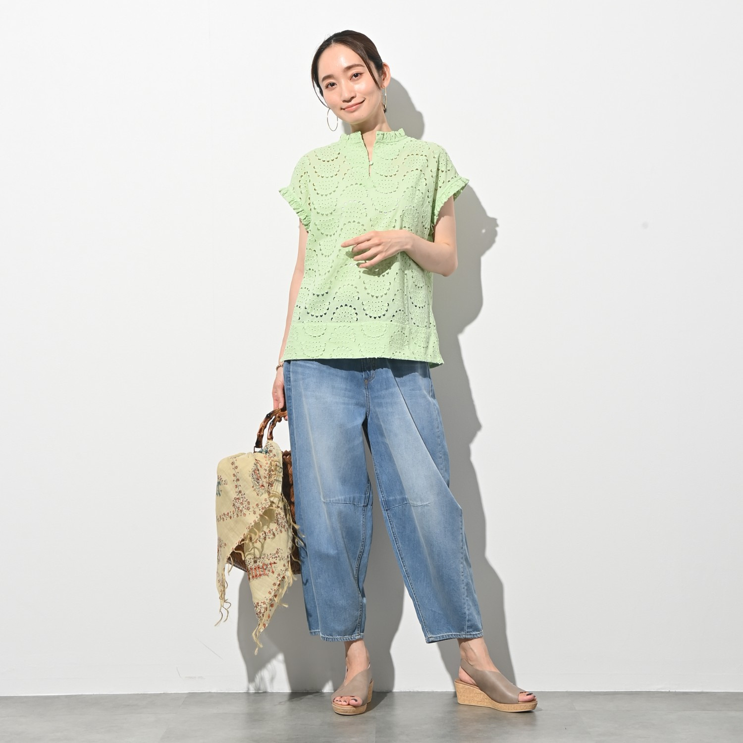 ＢＯＵＮＣＹ　ＢＯＮＤ コットンローン 華やかカットワーク スタンドネック Ｔブラウス