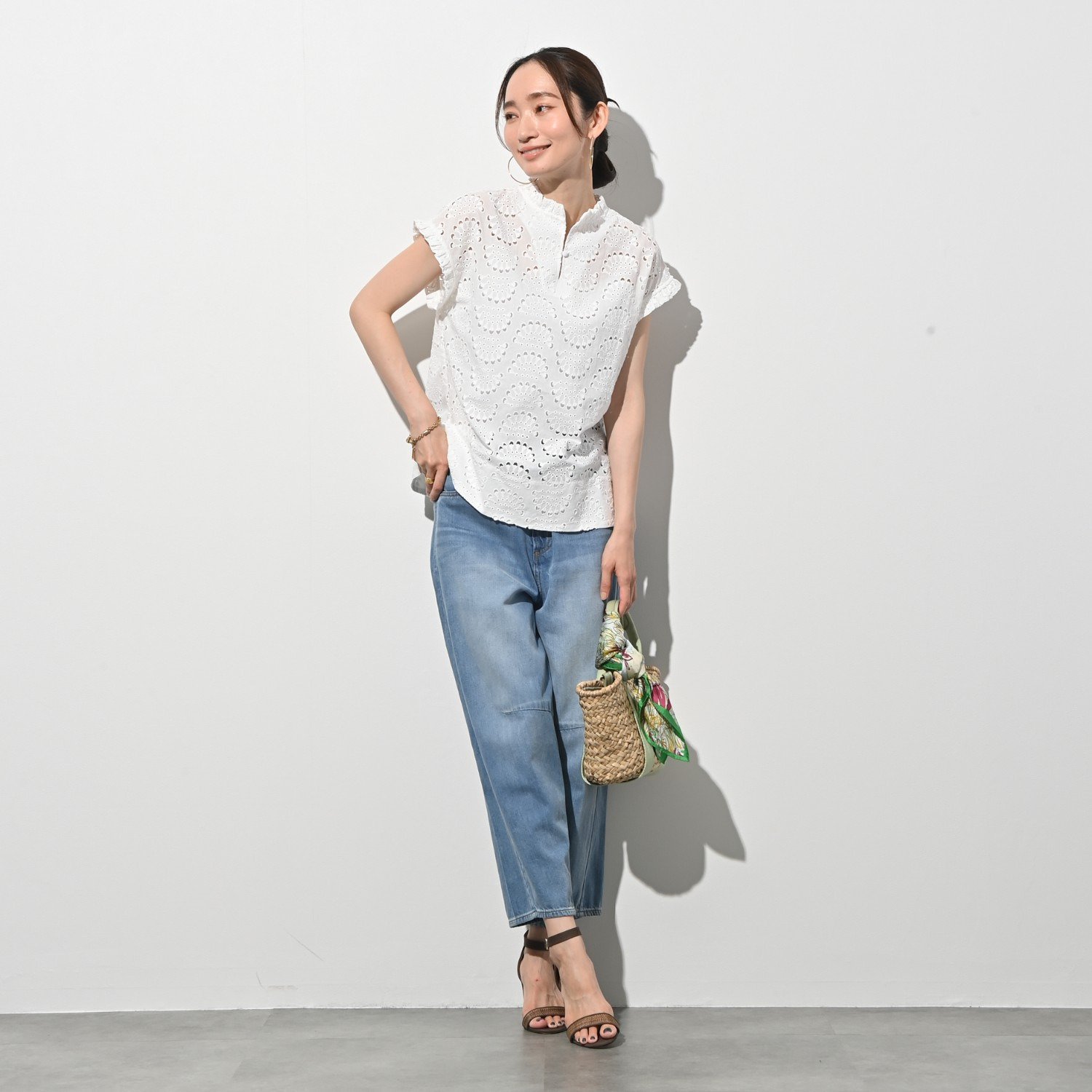 ＢＯＵＮＣＹ　ＢＯＮＤ コットンローン 華やかカットワーク スタンドネック Ｔブラウス