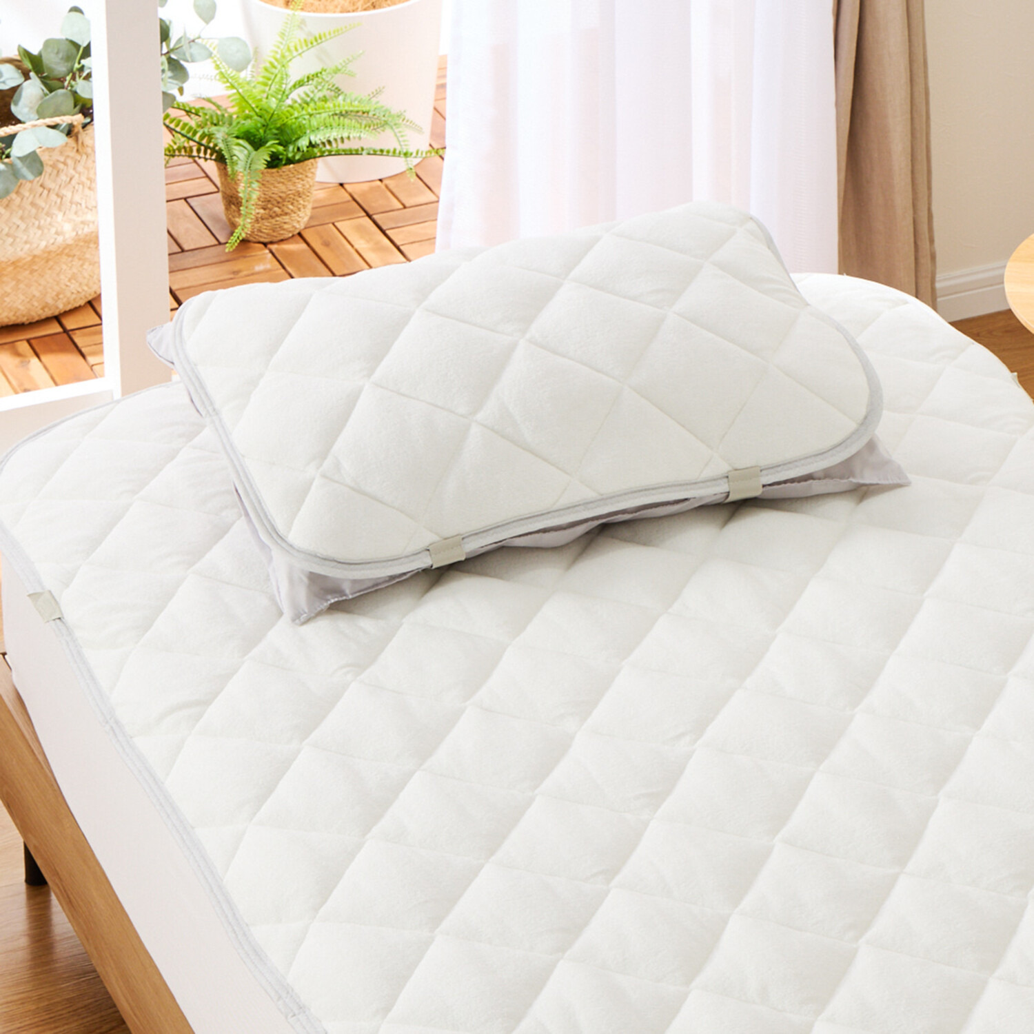 スヌーピー Ｈａｐｐｉｎｅｓｓ ＰＥＡＮＵＴＳ クール＆パイル リバーシブルピローパッド 同色２枚組