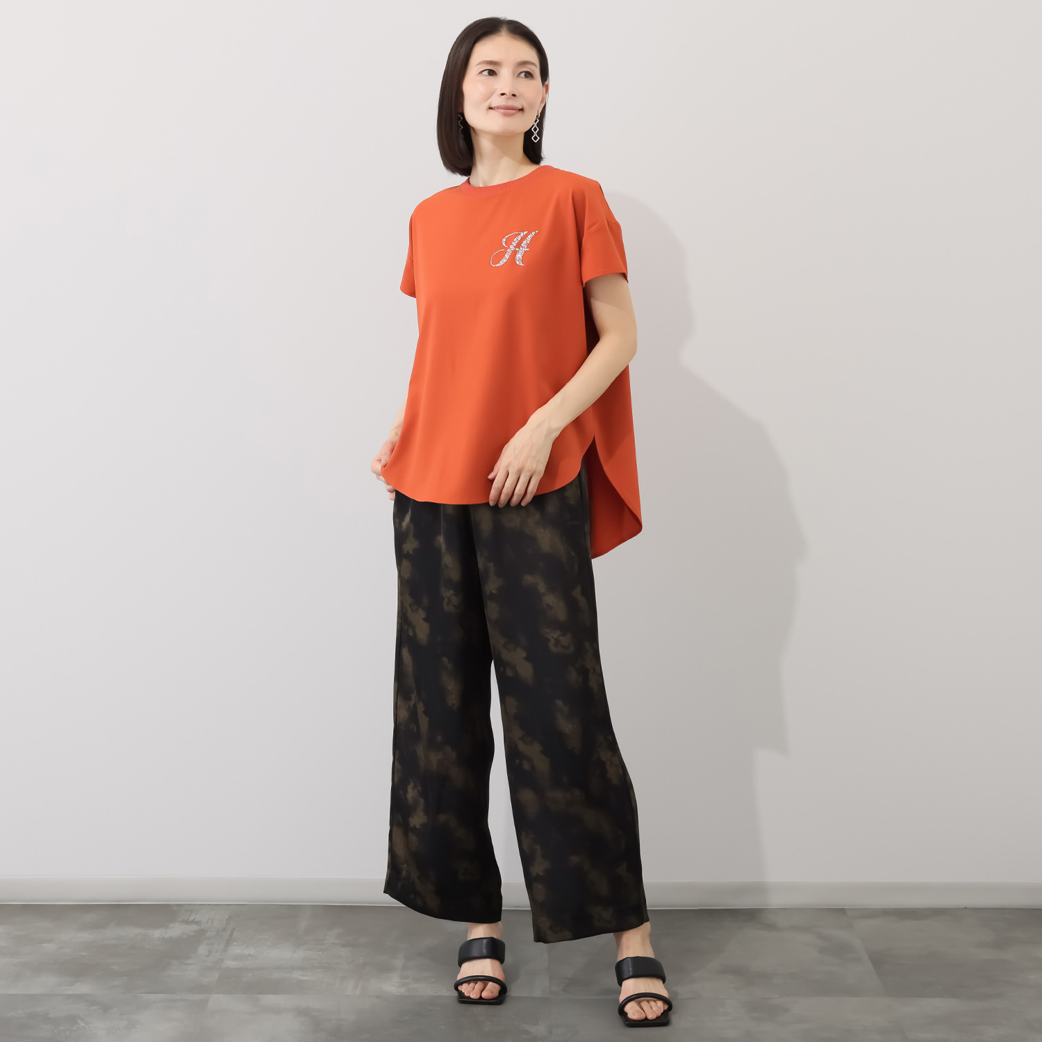 ヘブンアンドアース 接触冷感 ラインストーンロゴ Ｔブラウス