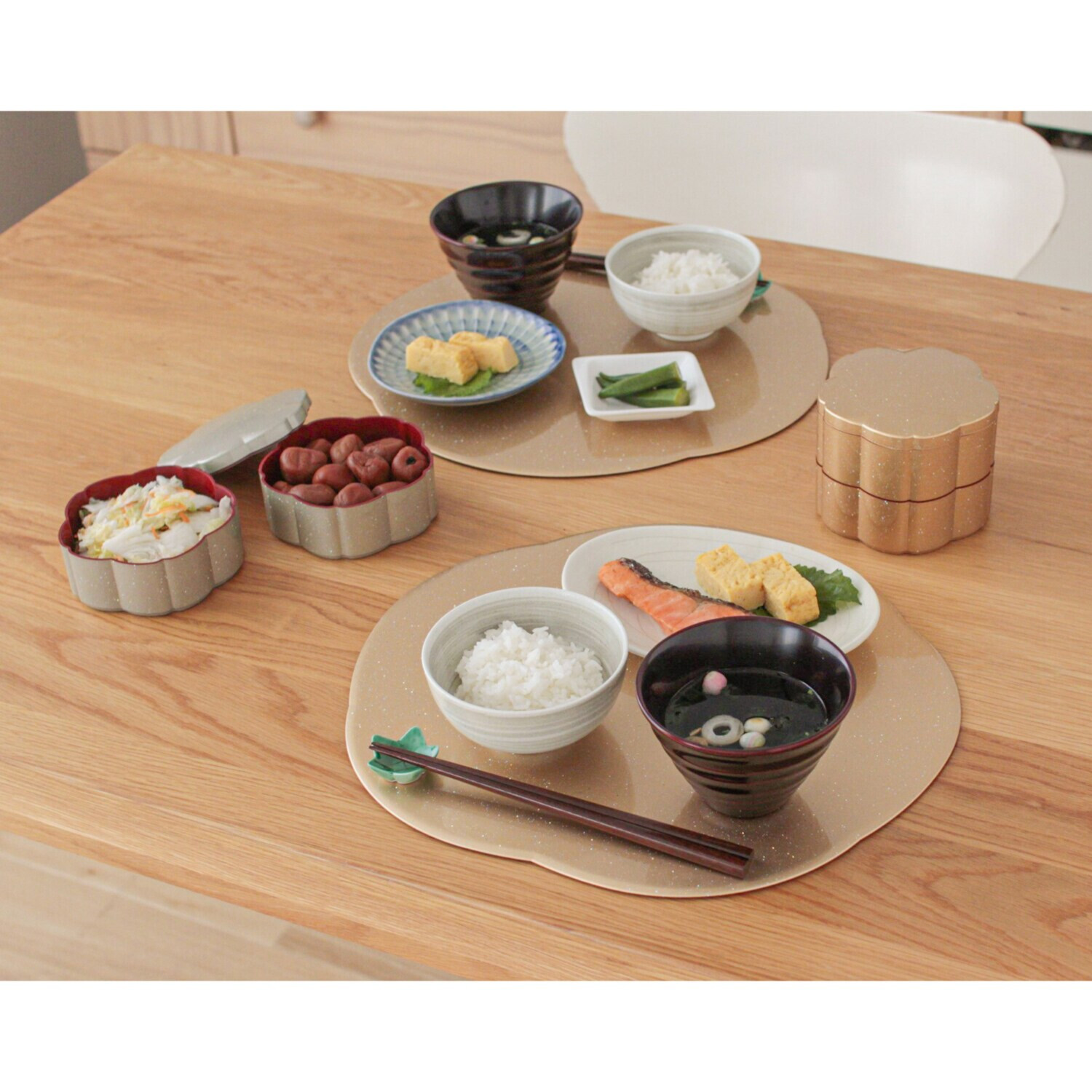 ジュエルキラメキ リバーシブル 花形テーブルマット