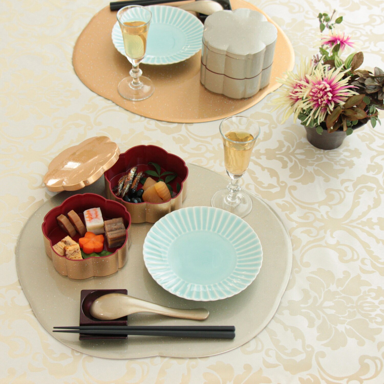 ジュエルキラメキ リバーシブル 花形テーブルマット