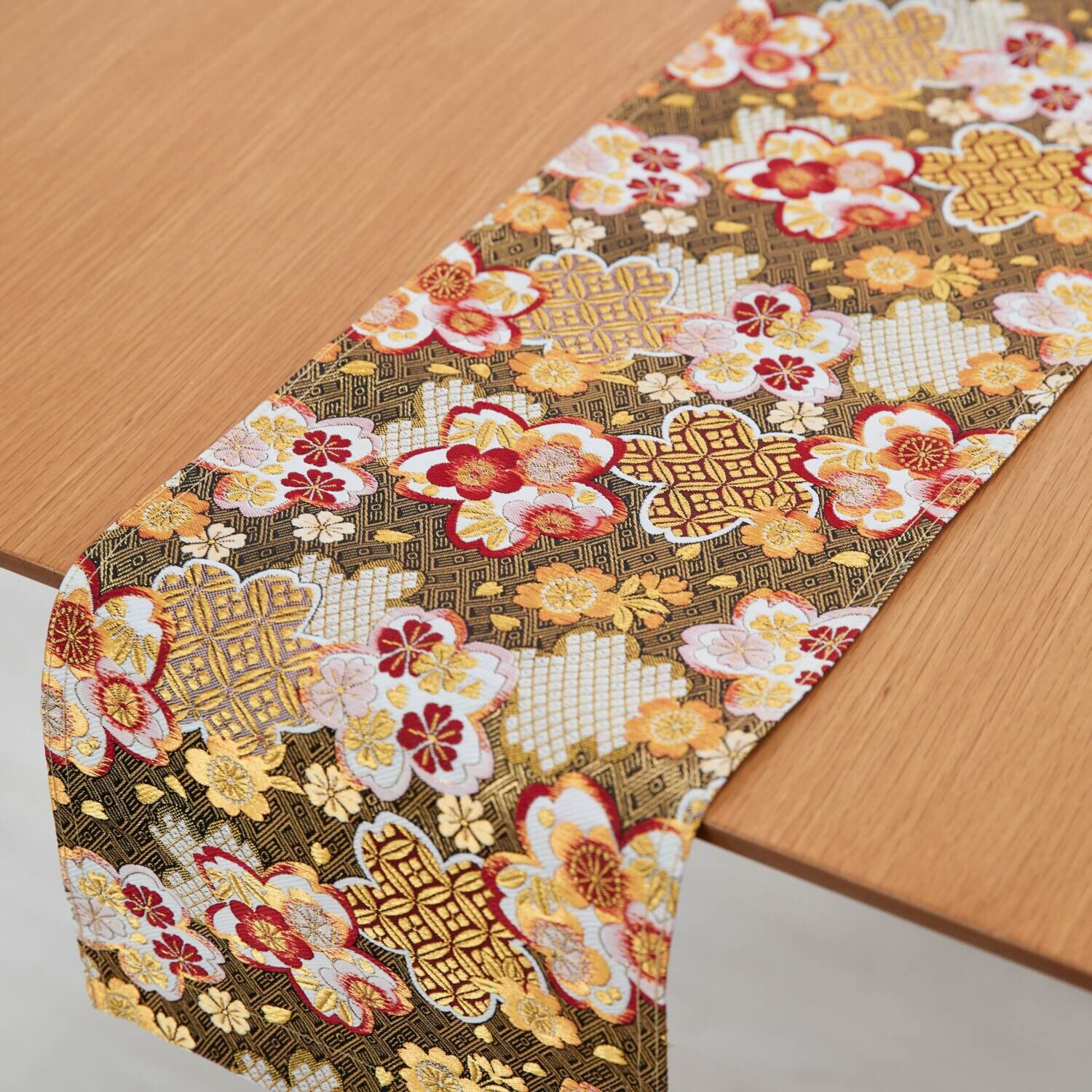 ジャガード織 桜重ね吉祥紋 テーブルセンター