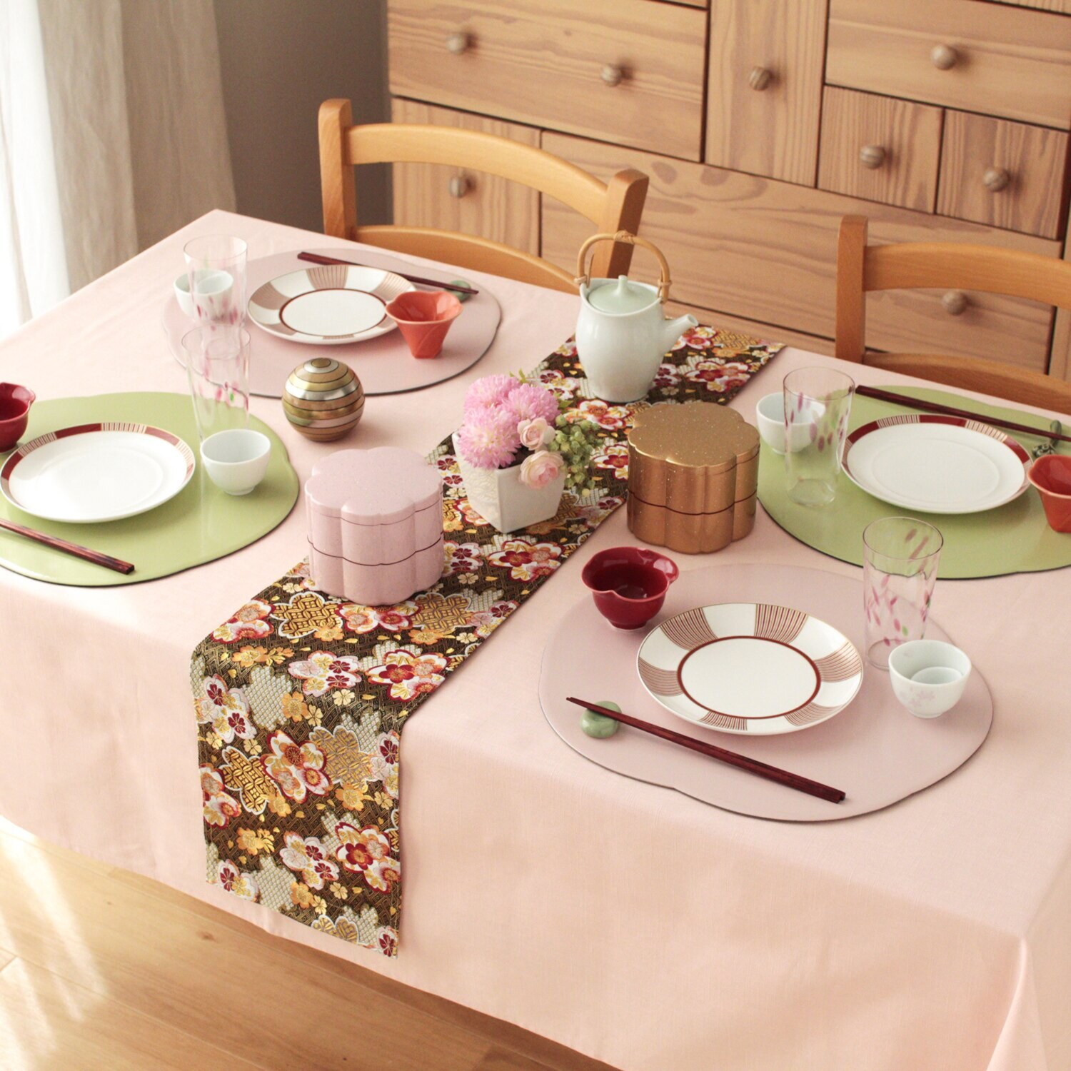 ジャガード織 桜重ね吉祥紋 テーブルセンター