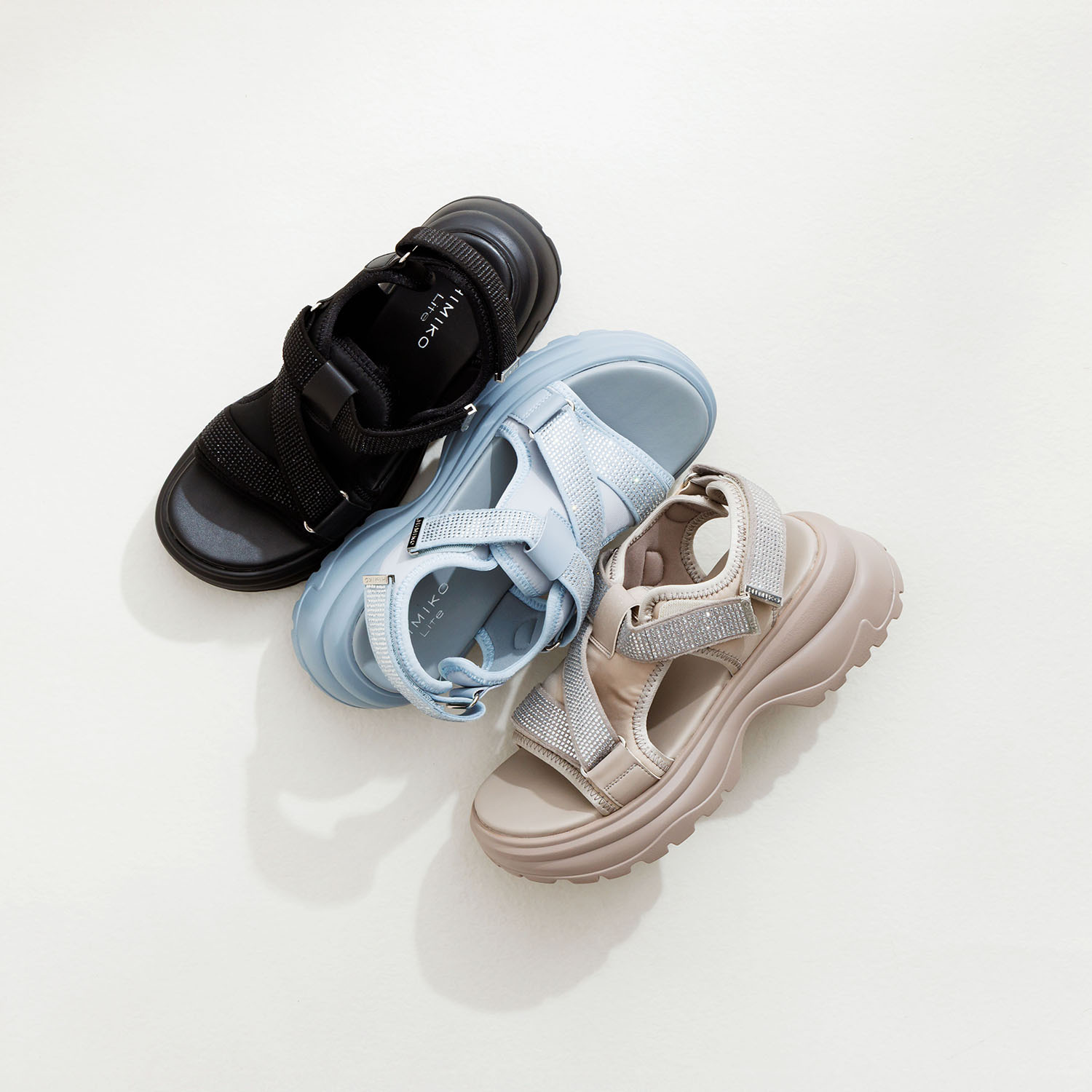 卑弥呼 ラインストーンベルト スポーツサンダル