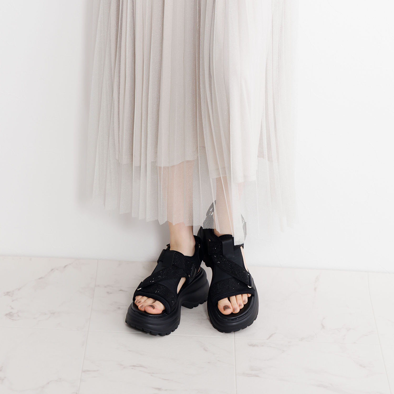 卑弥呼 ラインストーンベルト スポーツサンダル